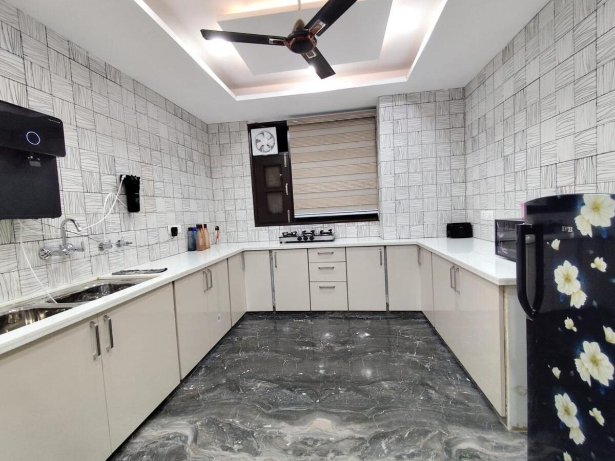 Homlee-virasat 3bhk Flat Del-lift-parking New Delhi