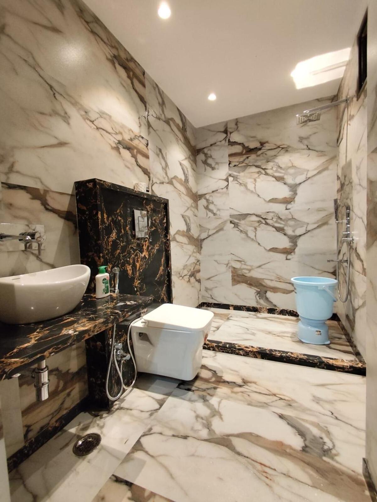 Homlee-virasat 3bhk Flat Del-lift-parking Apartment *