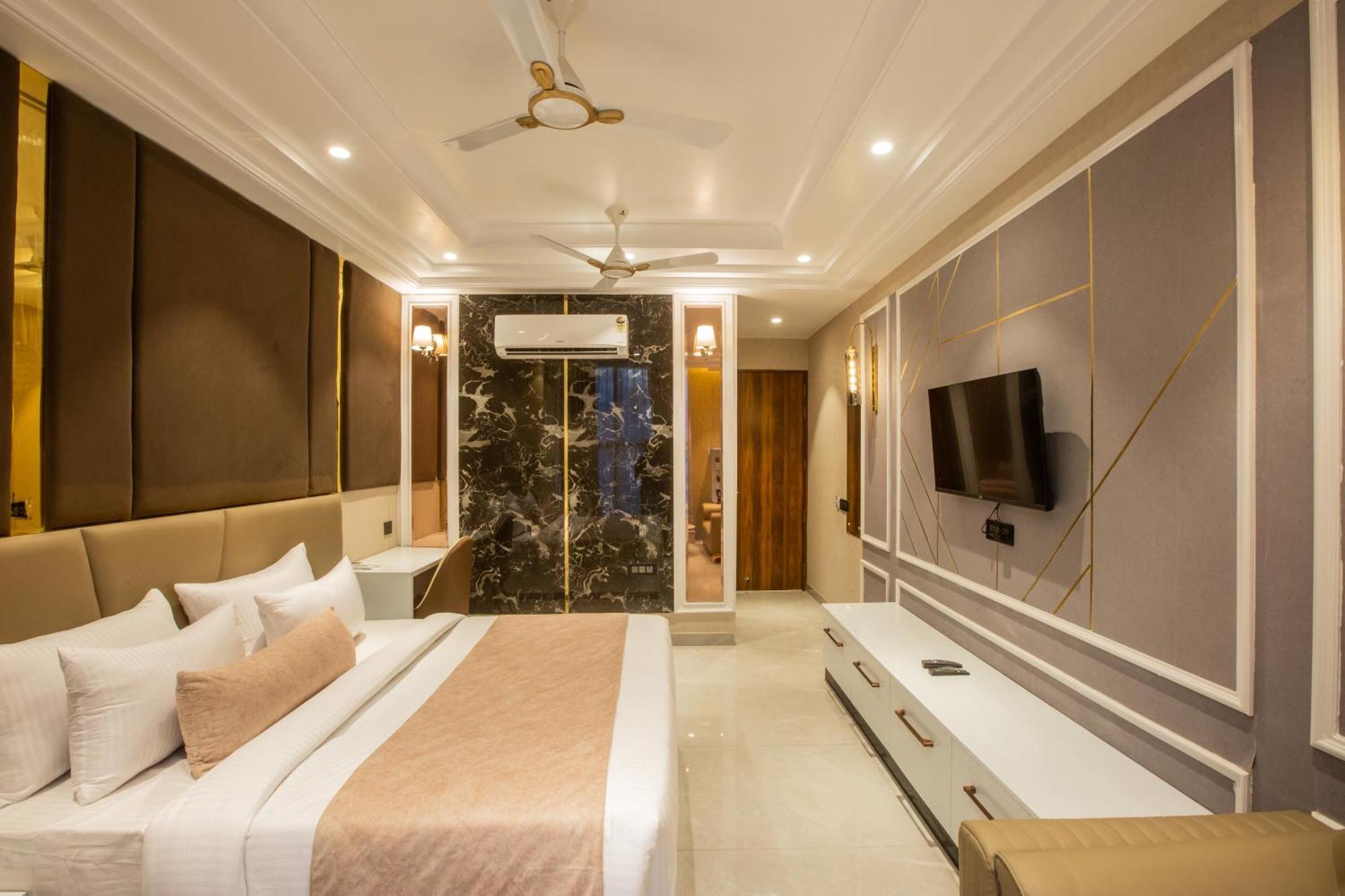 Hotel Prithvi Palace Near Spinal Hospital Hotel New Delhi