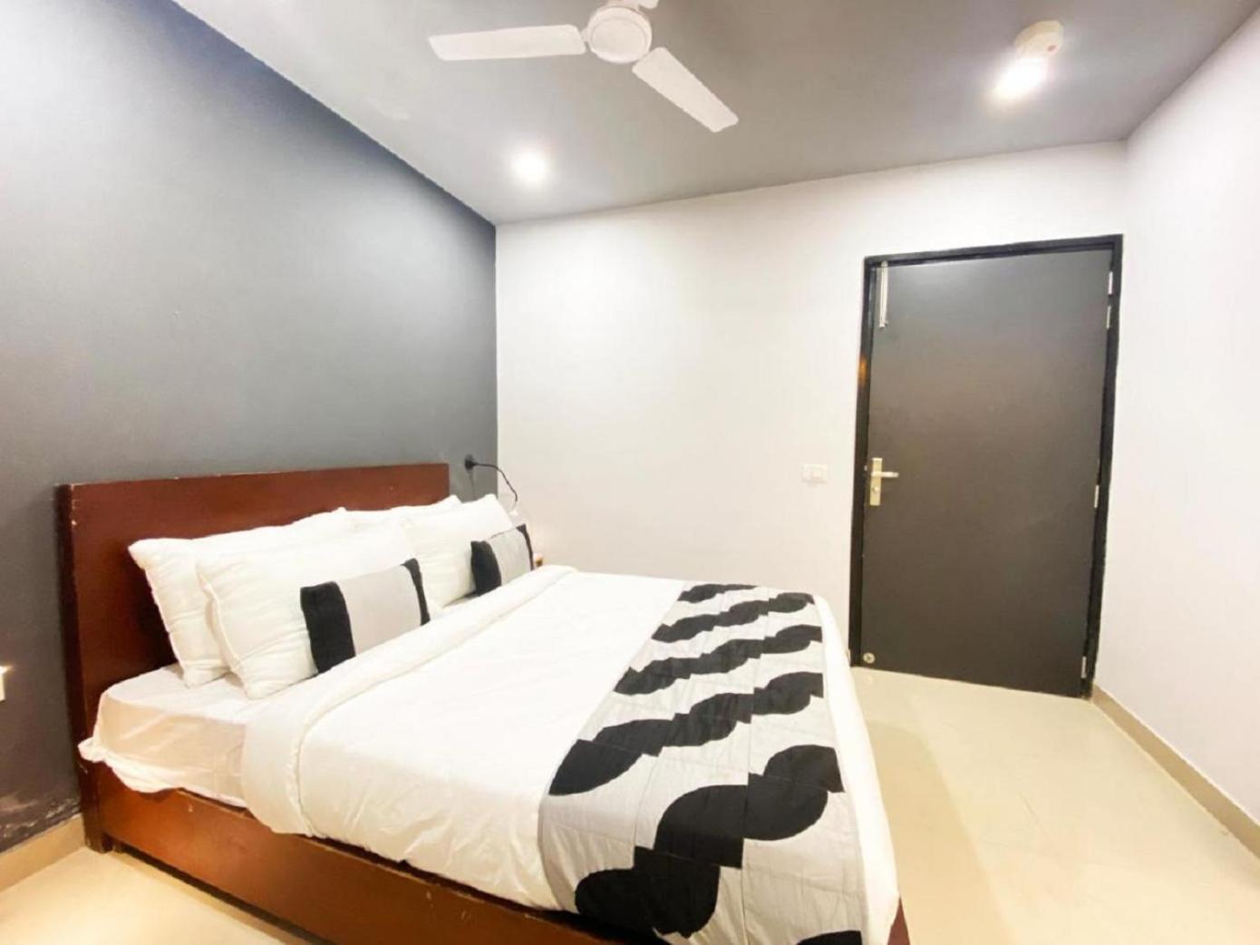 Empire Hotel 3*