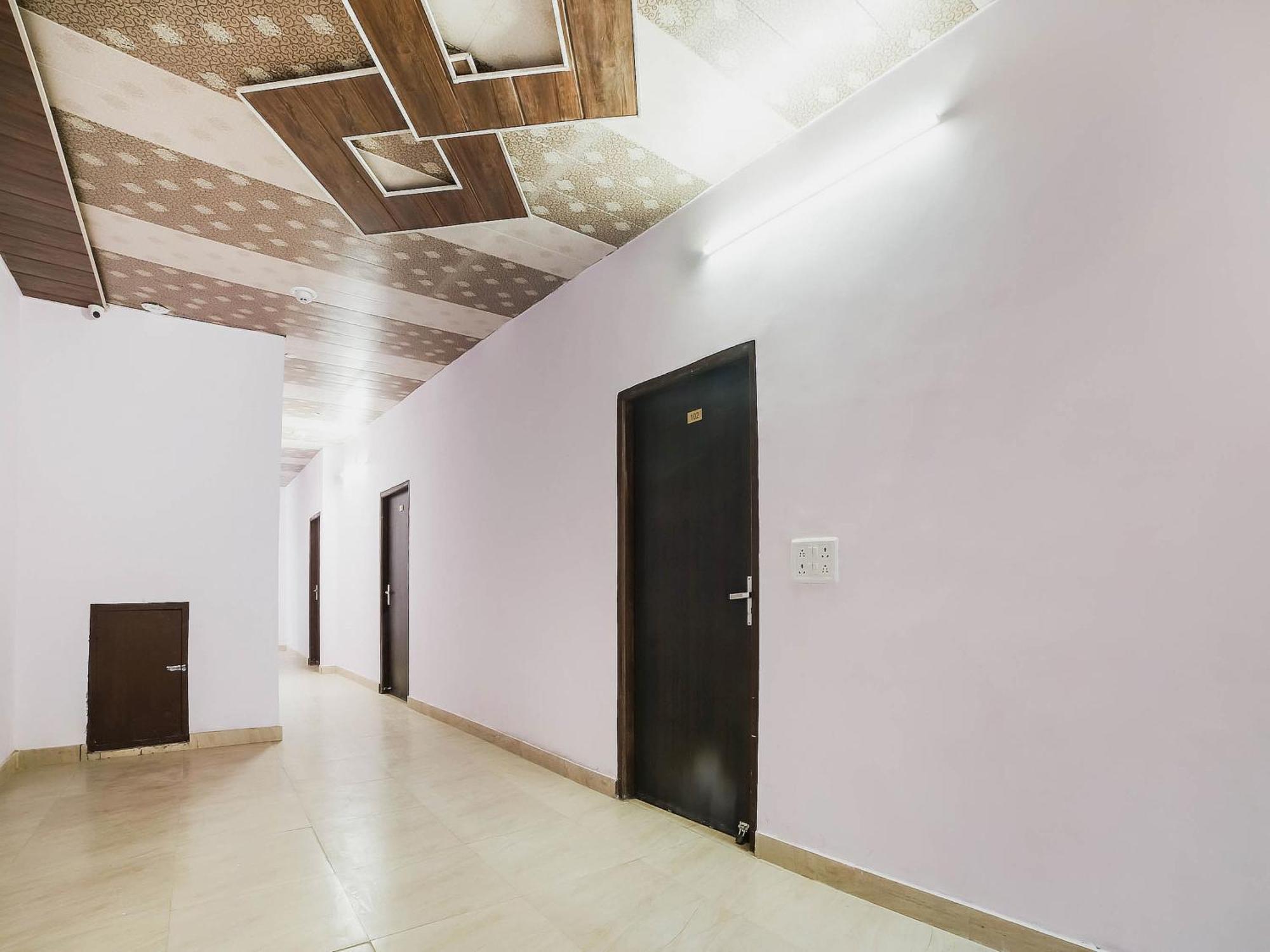 O Iris Lite Hotel 3*