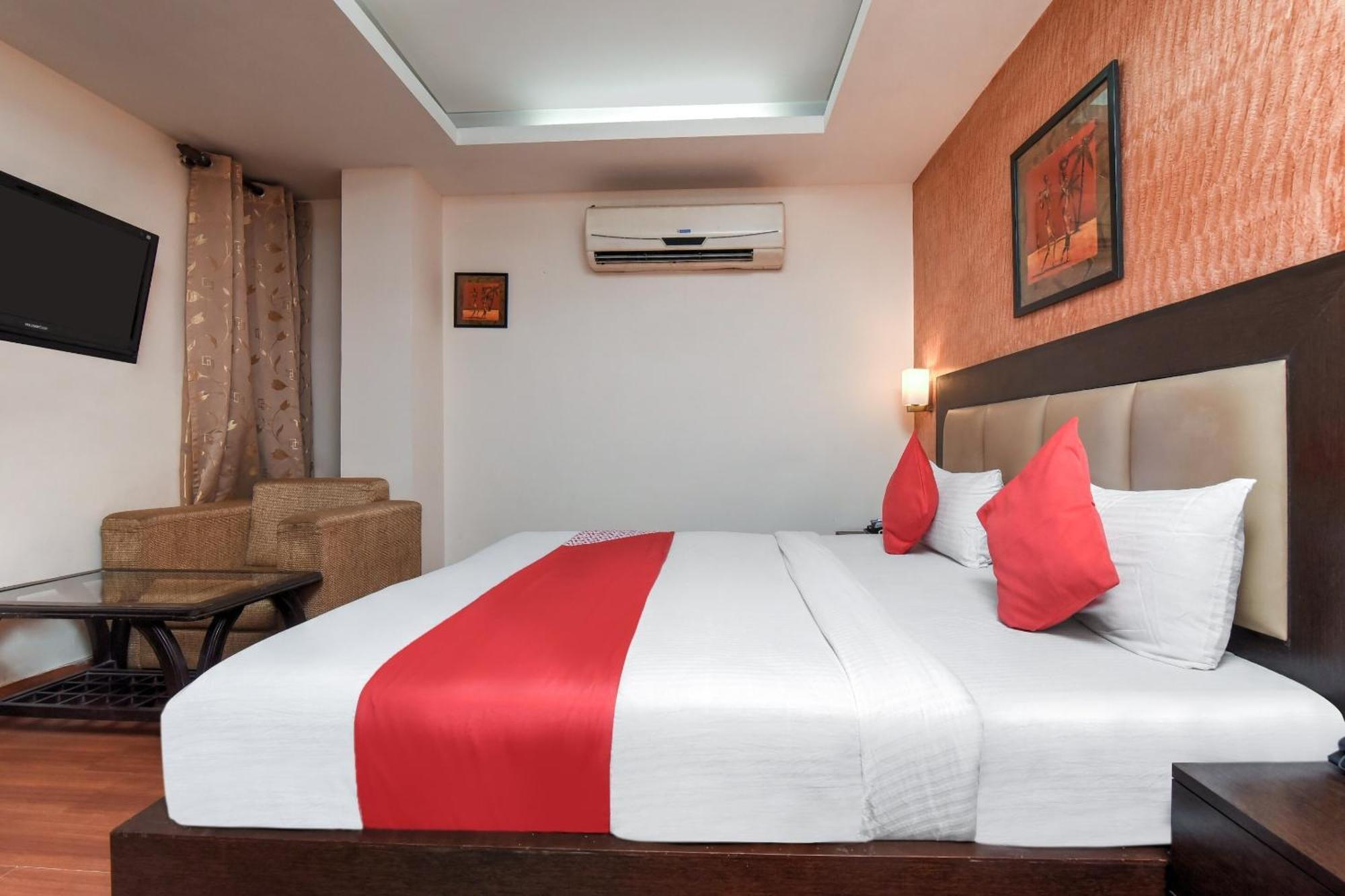 Capital O Corporate Hotel New Delhi