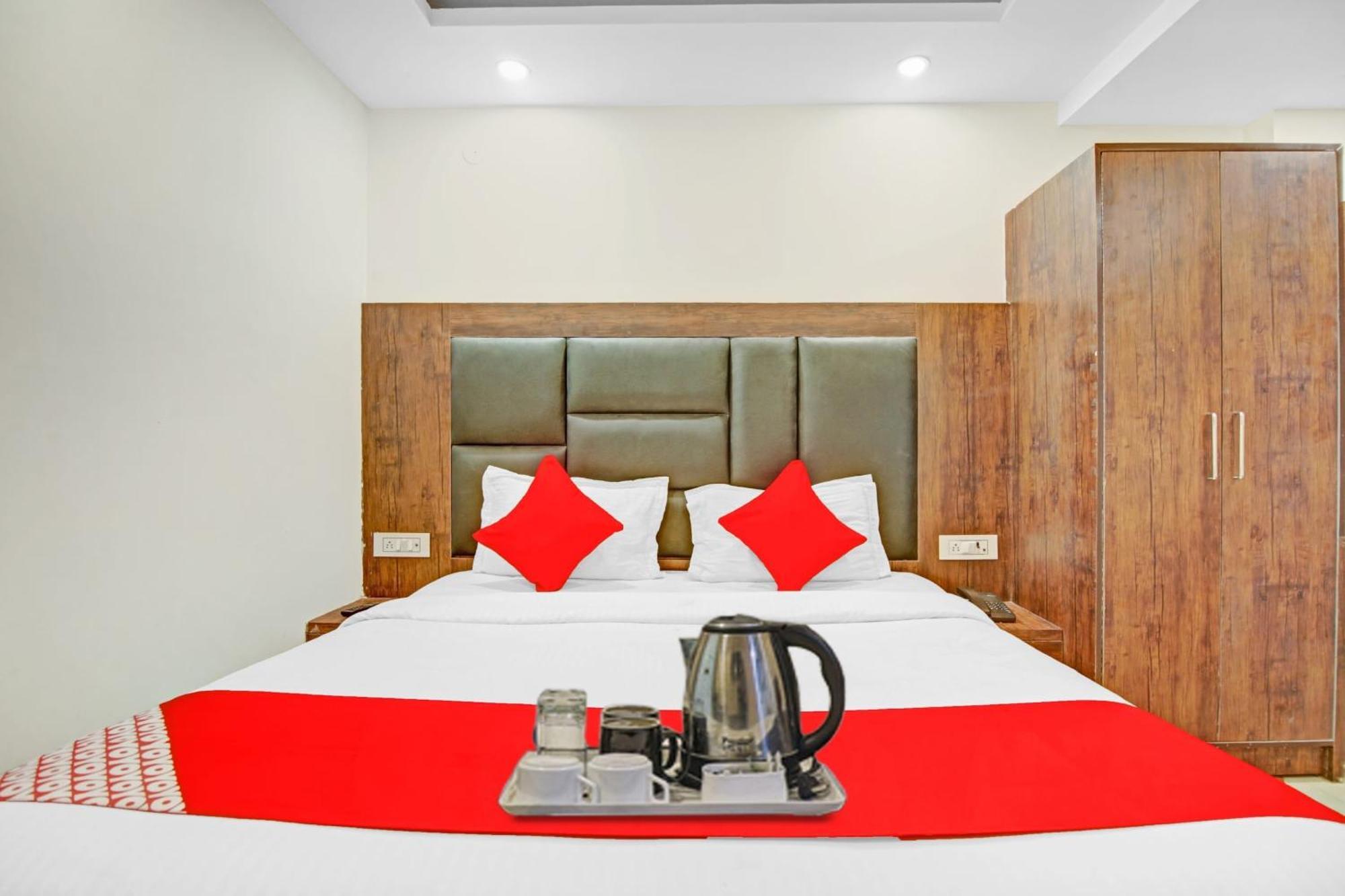 Hotel O Tez Plaza 4*
