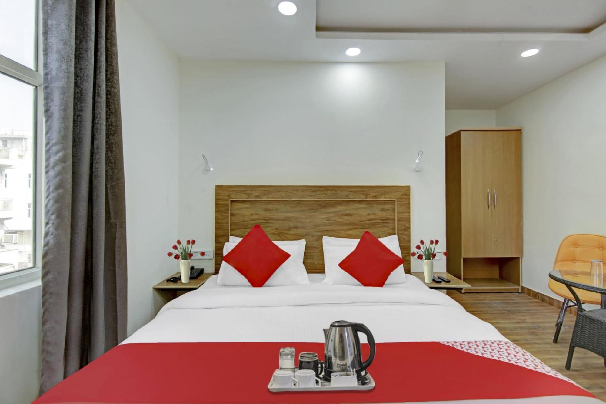 Hotel O Santosh Residency Hotel