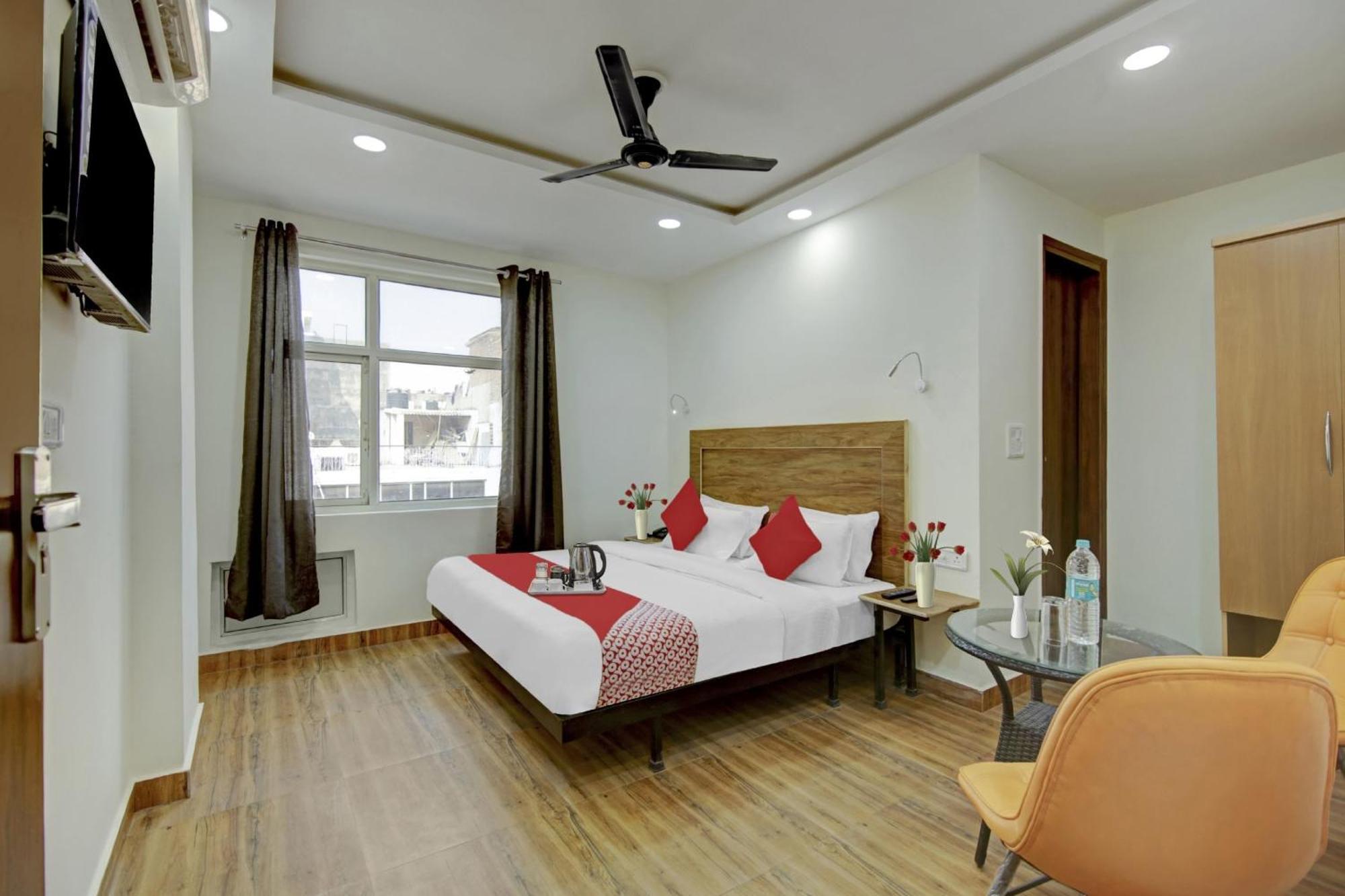 Hotel O Santosh Residency Hotel 3*