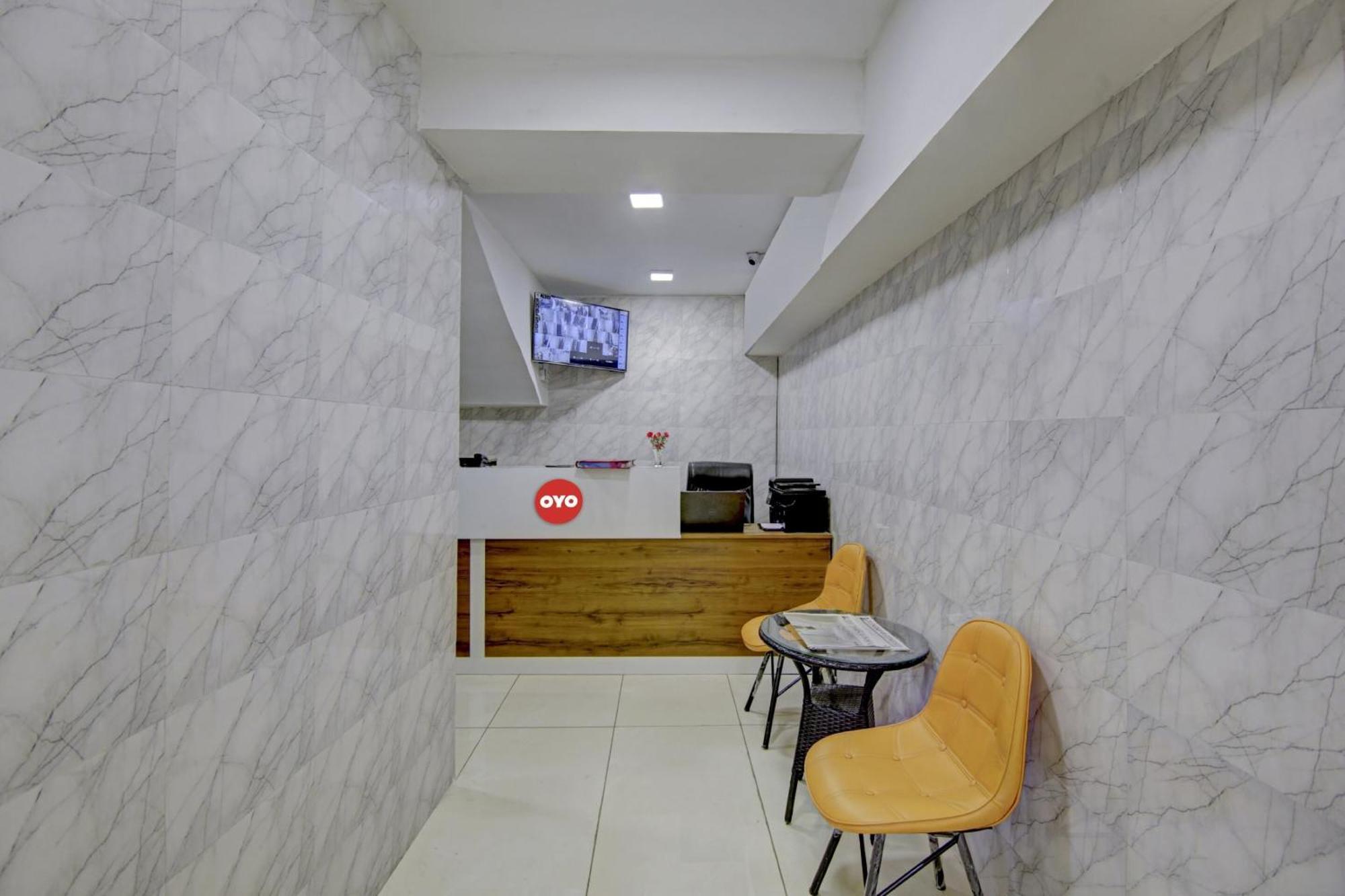 Hotel O Santosh Residency 3*