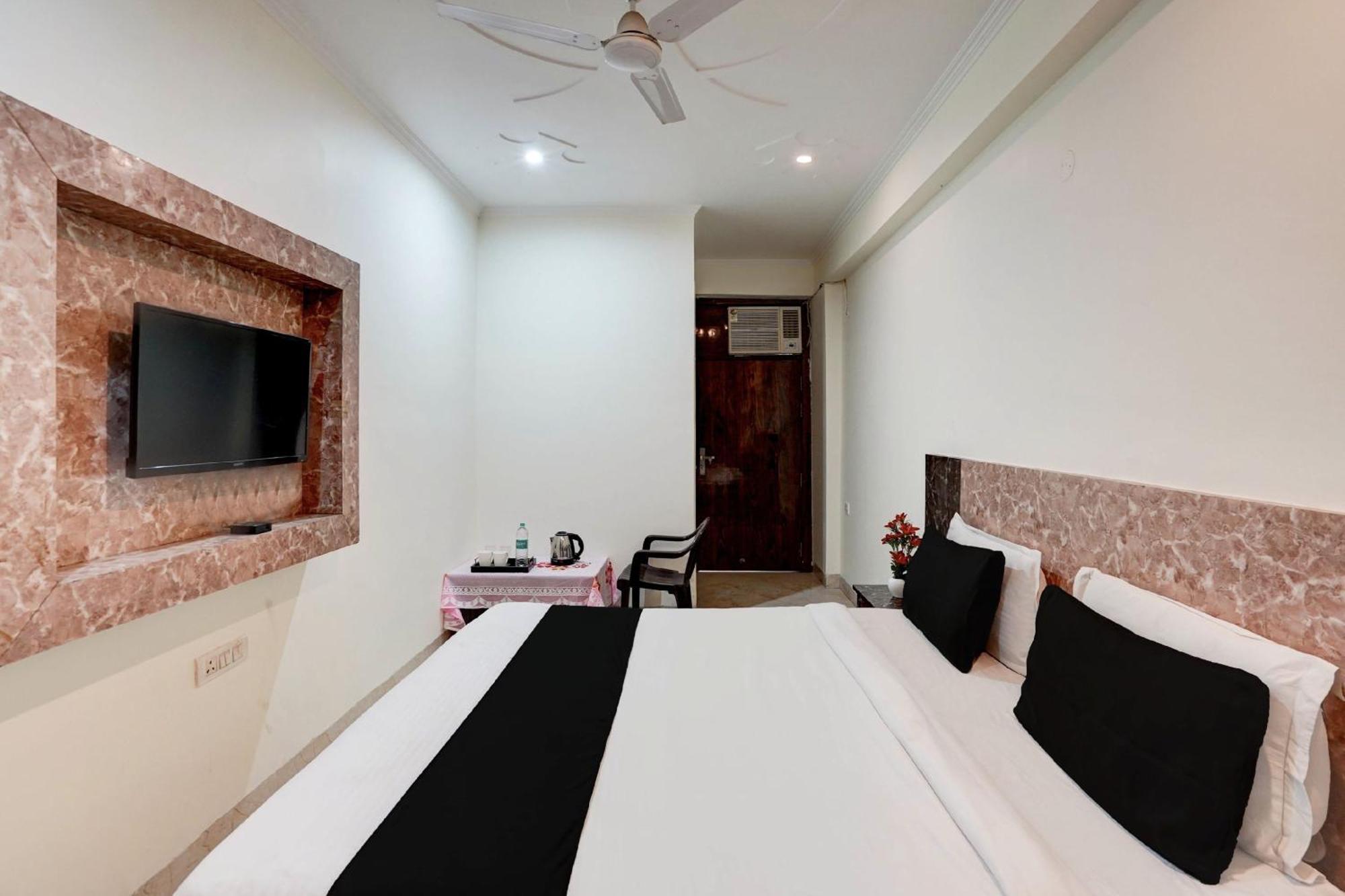 Gold Near Delhi Airport For Family And International Guests Hotel 3*