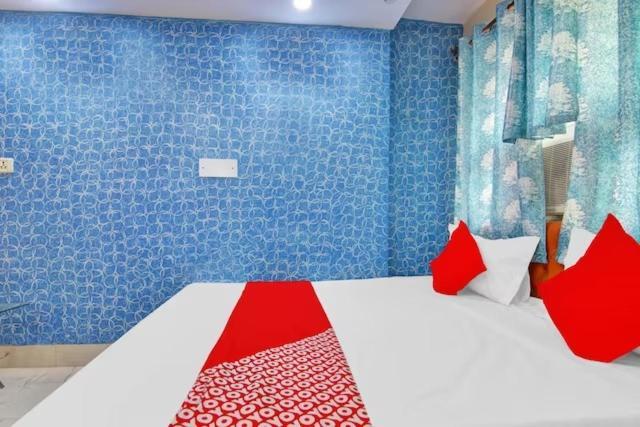 Ram Palace Hotel