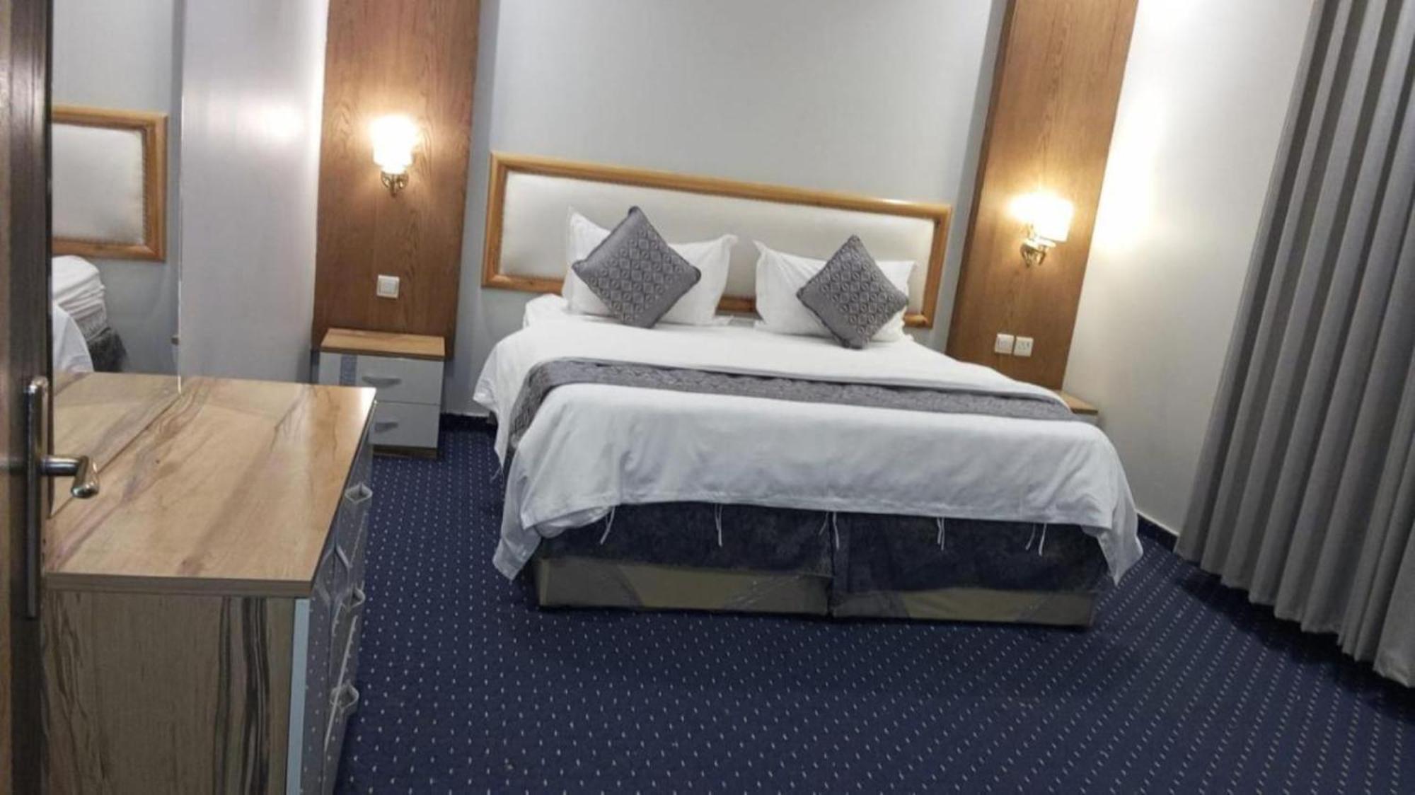 Tela Plaza Near Igi Airport Delhi Hotel