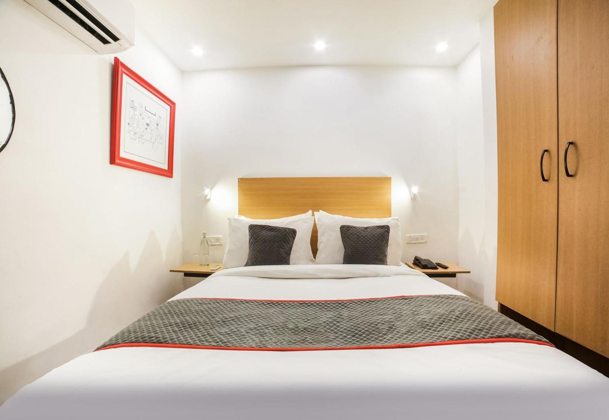 Super O Nawada Metro Hotel