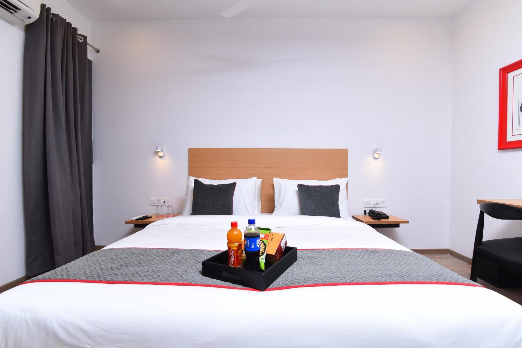 Townhouse Rudra Near Chhatarpur Metro Station 4*