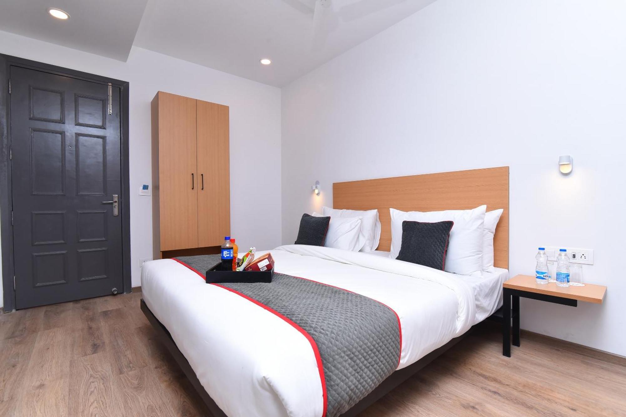 Hotel Townhouse Rudra Near Chhatarpur Metro Station New Delhi