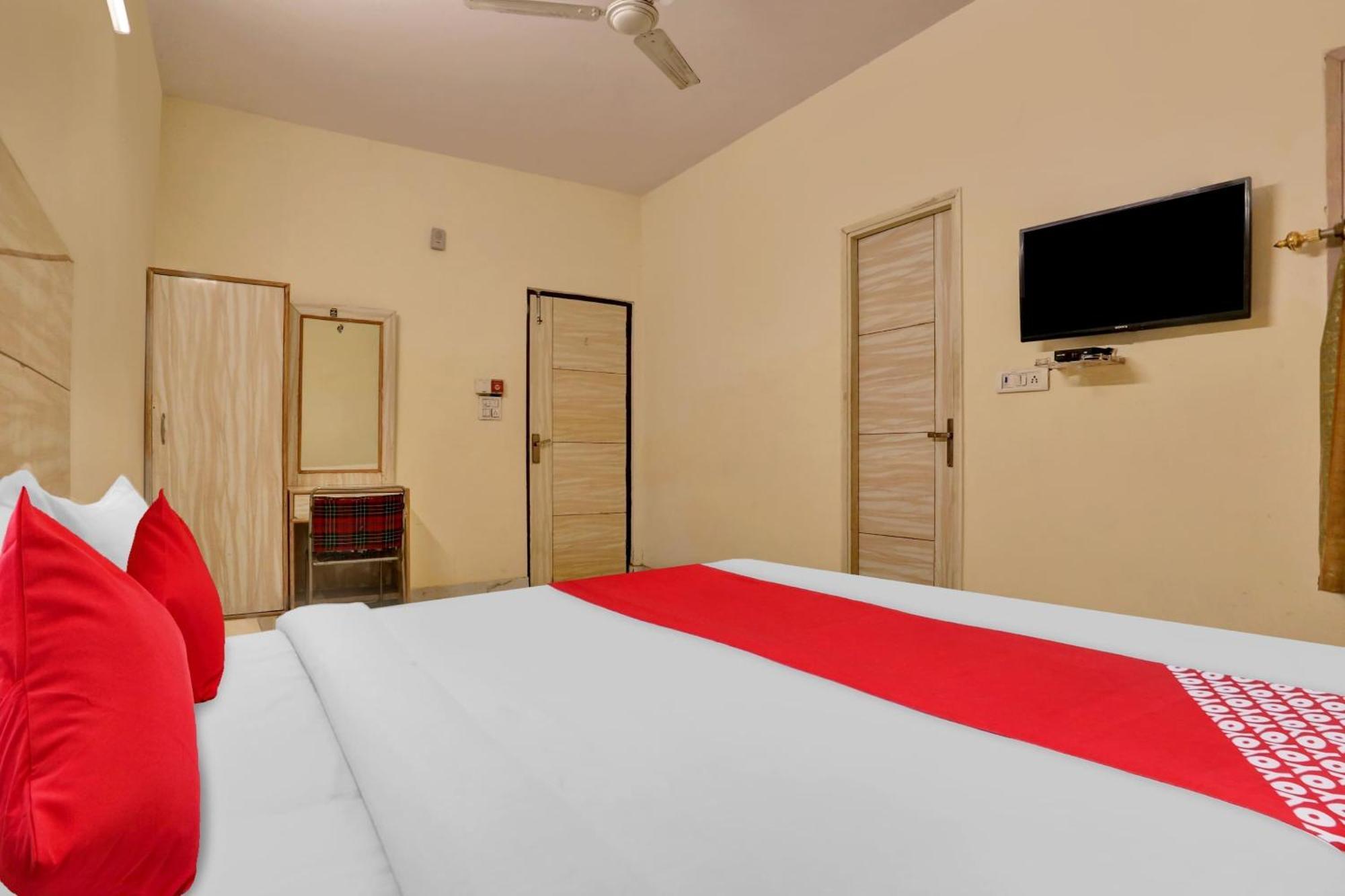 O Raas Near Near Laxmi Nagar Metro Station 4* New Delhi