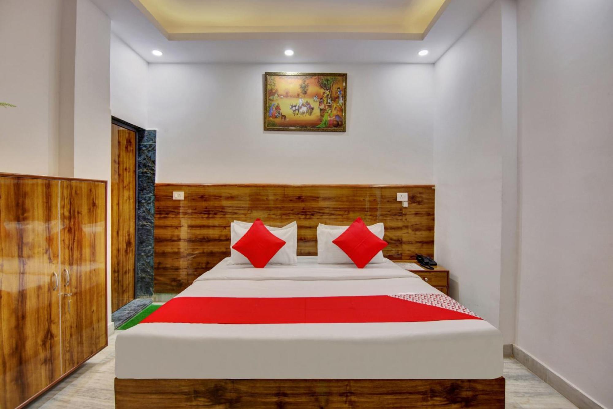 Hotel O Grand New Delhi