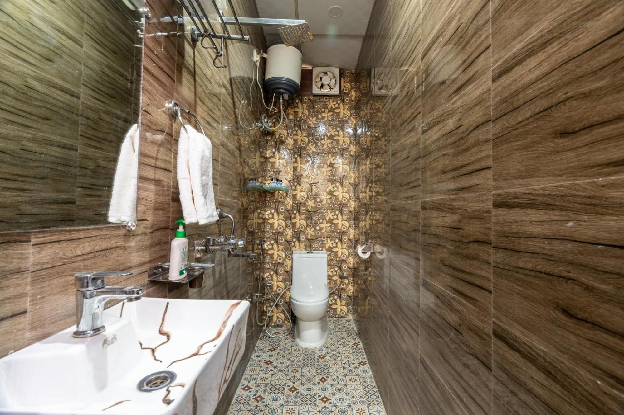 Homlee-vintage 2bhk With Fort/park View Apartment *