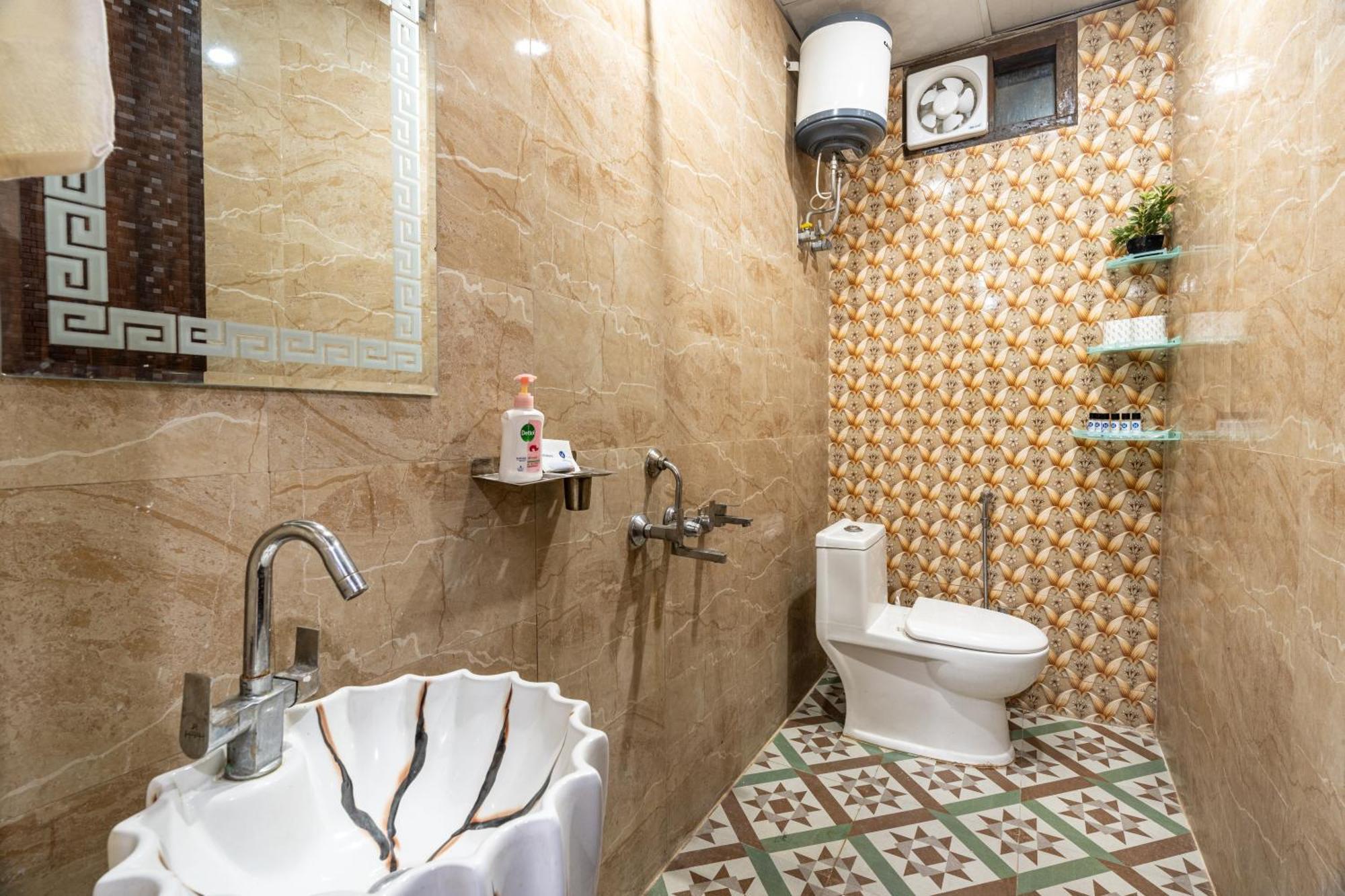Homlee-vintage 2bhk With Fort/park View New Delhi