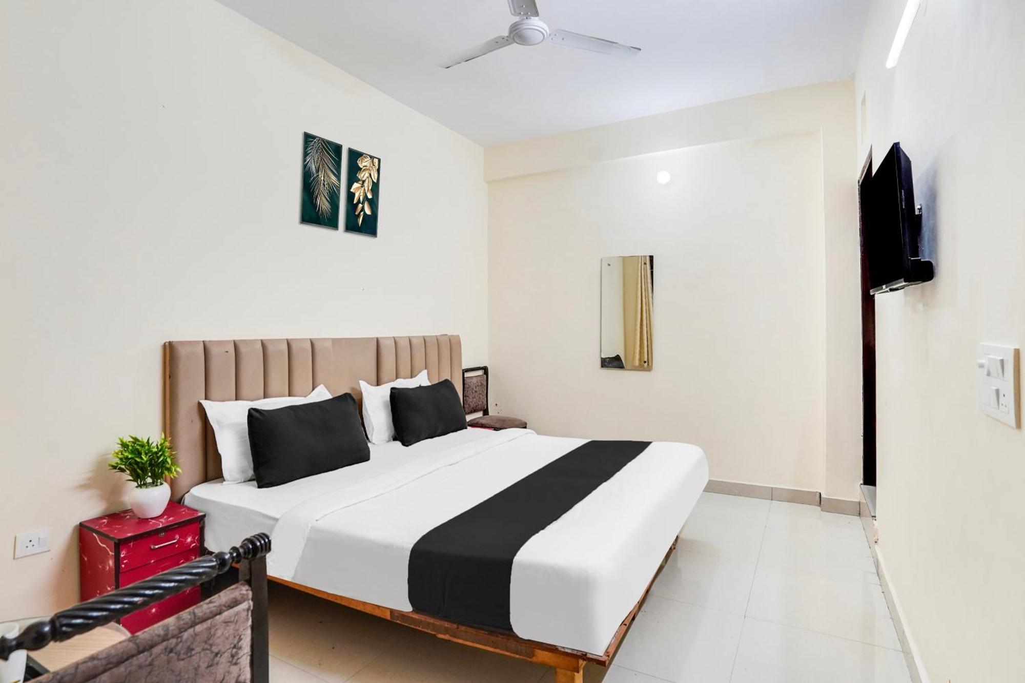 O Yatra Hotel Kalkaji Devi