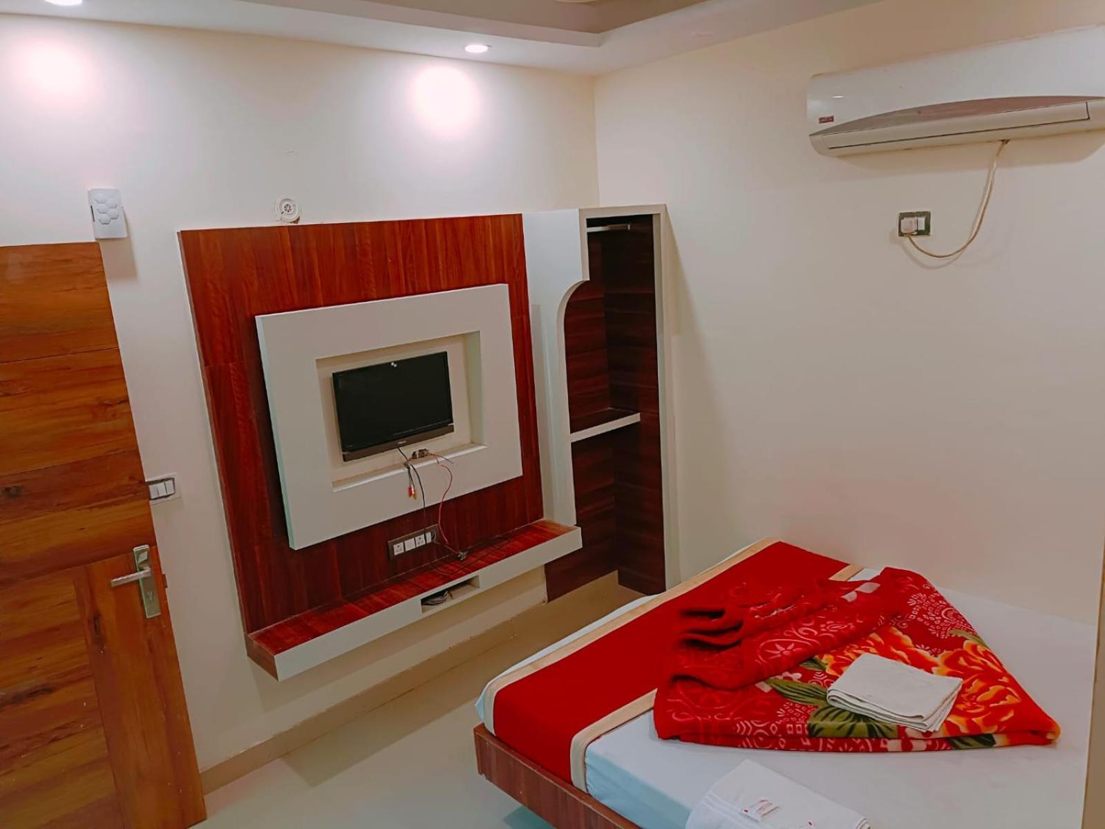 Sona Railway Station Guest house *