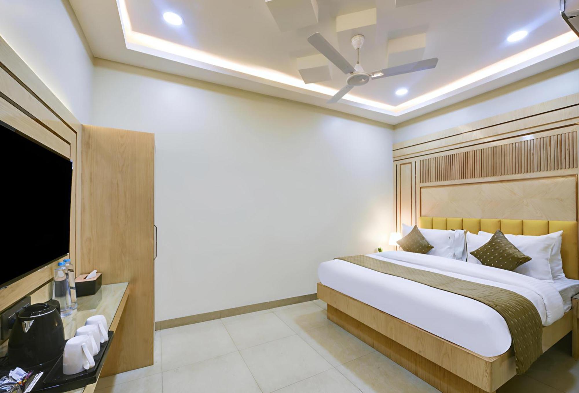 Star View '2mins From Metro Station Near 5mins Distance Railway Station Hotel