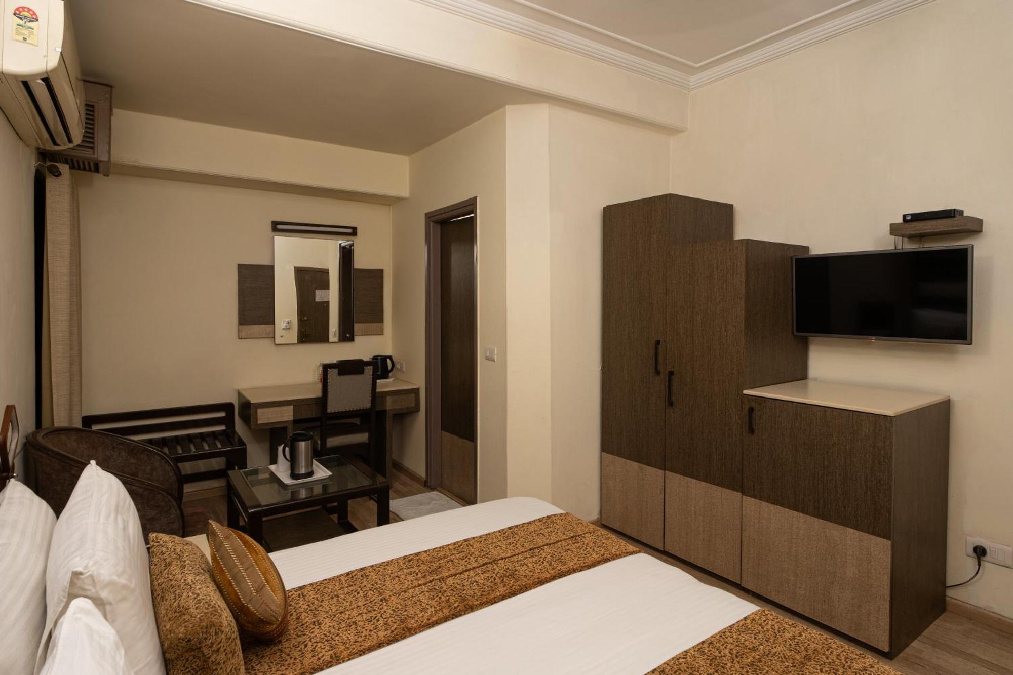 The Suncourt Yatri Hotel