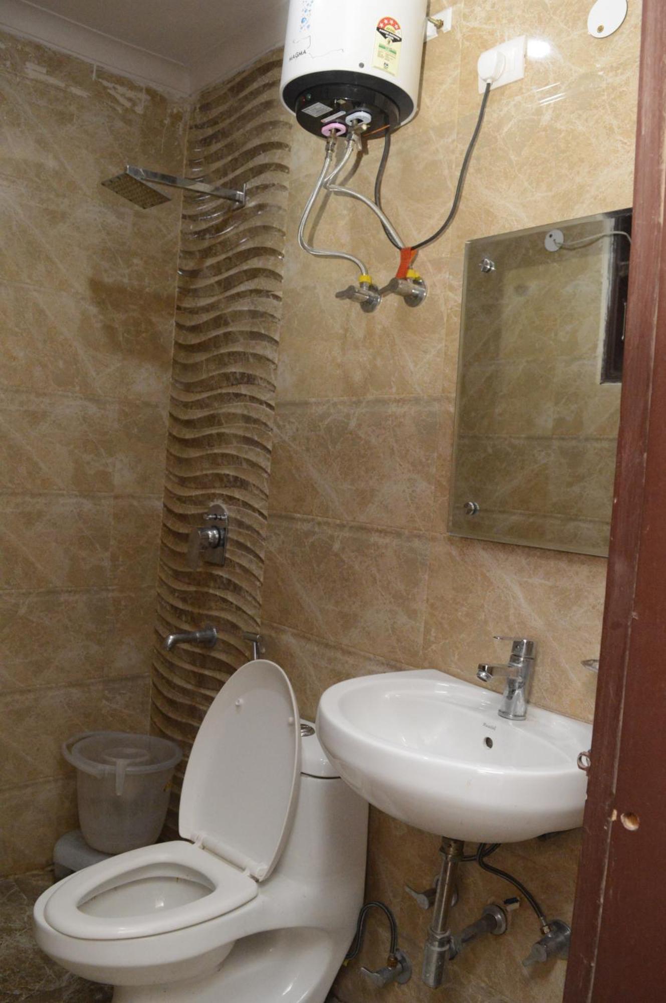 Royal Sky Luxury Near Delhi Airport Hotel