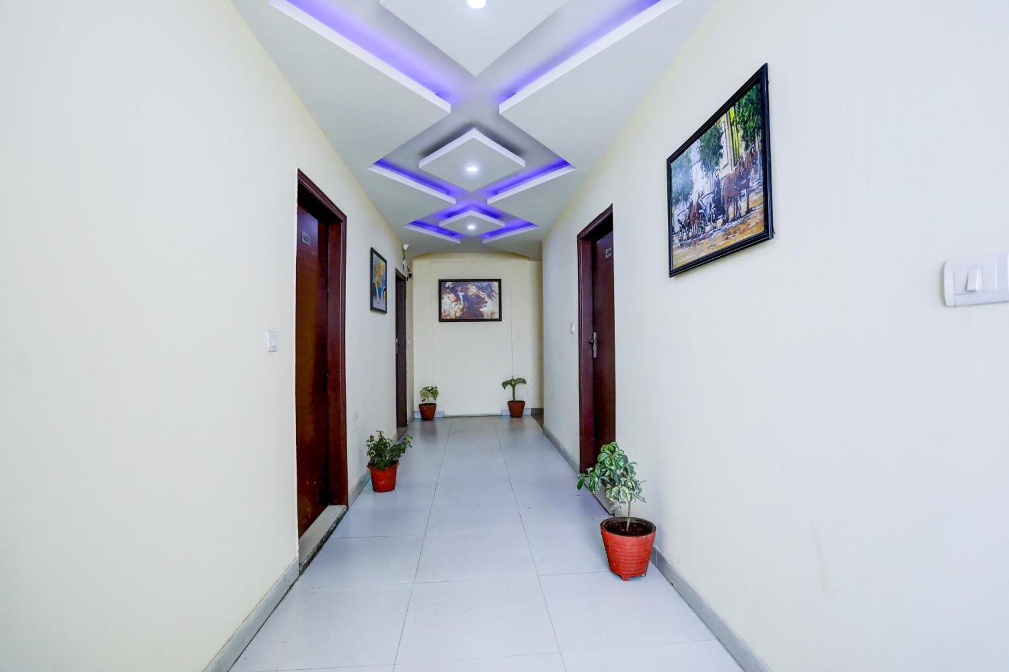 Royal Sky Luxury Near Delhi Airport Hotel