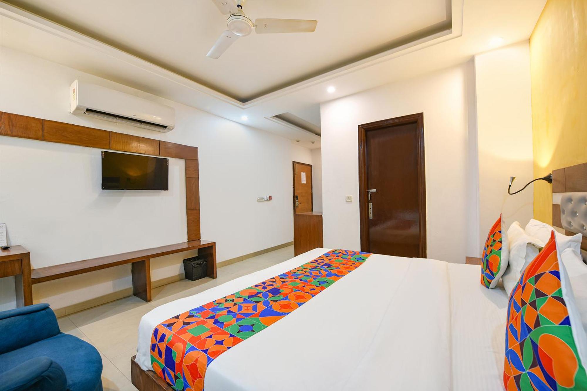 Hotel Fabhotel The Kings Plaza New Delhi