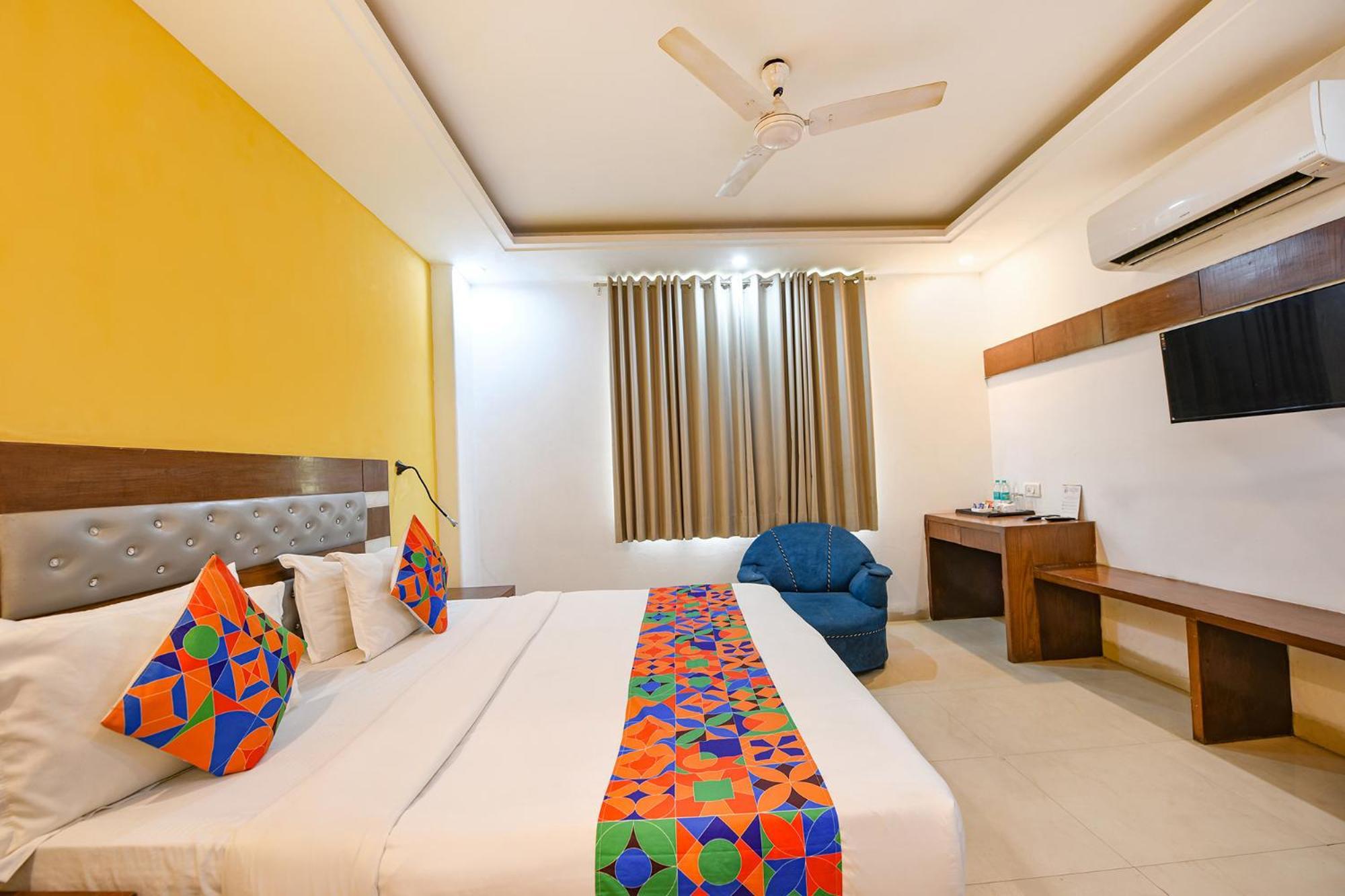 Fabhotel The Kings Plaza 3*