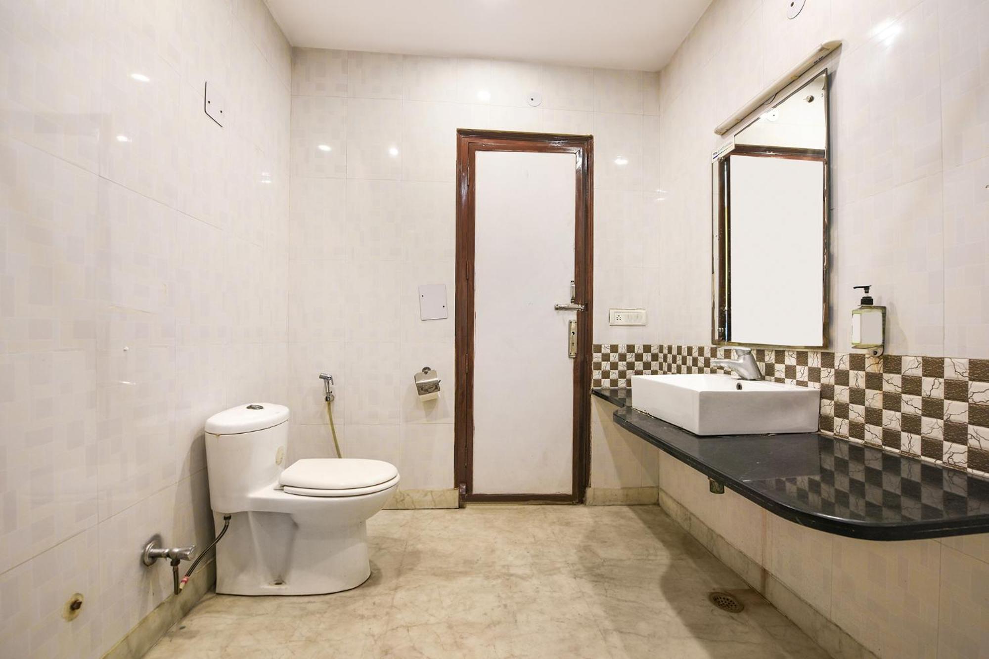 Fabhotel The Kings Plaza 3* New Delhi