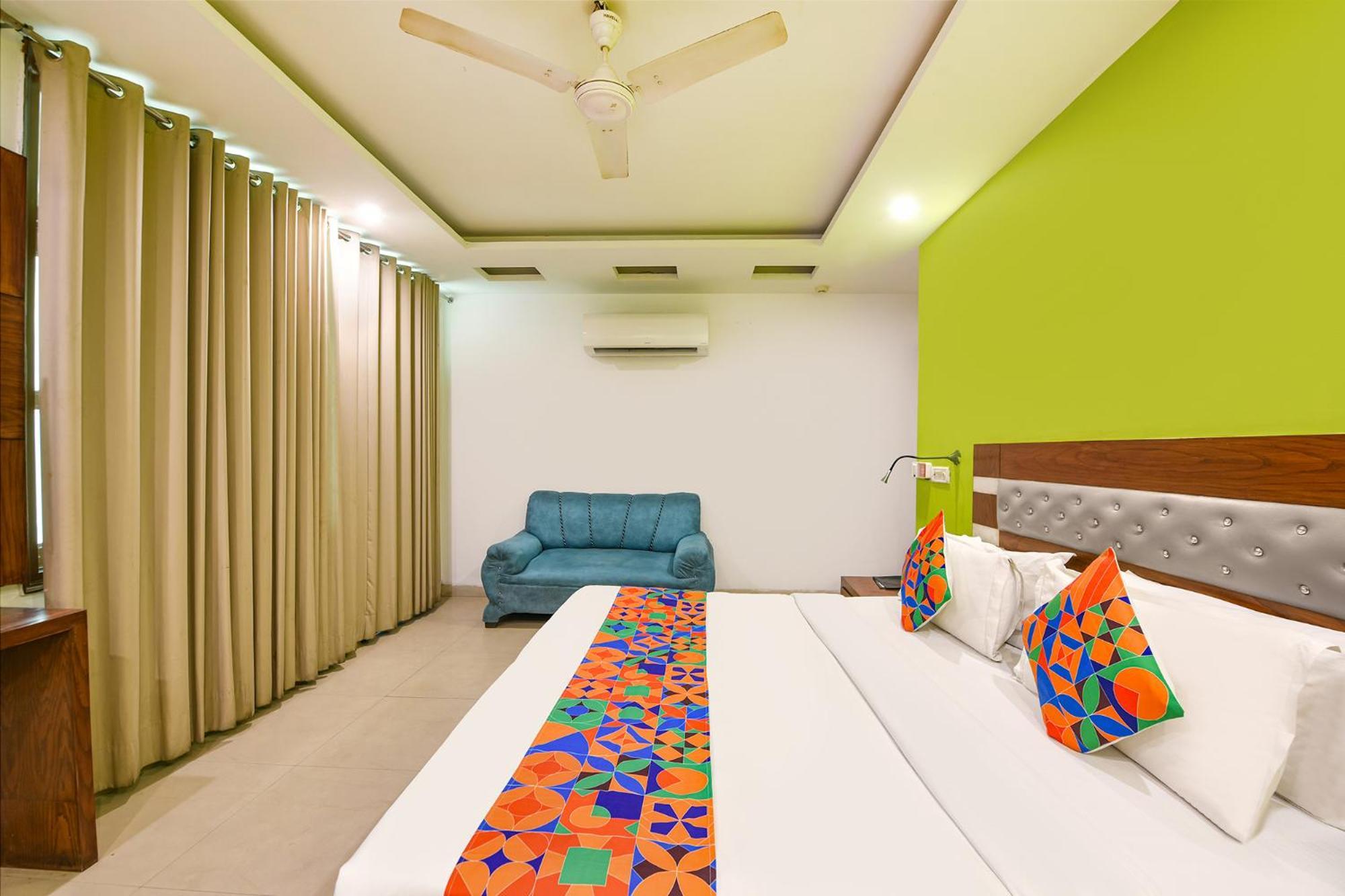 Fabhotel The Kings Plaza