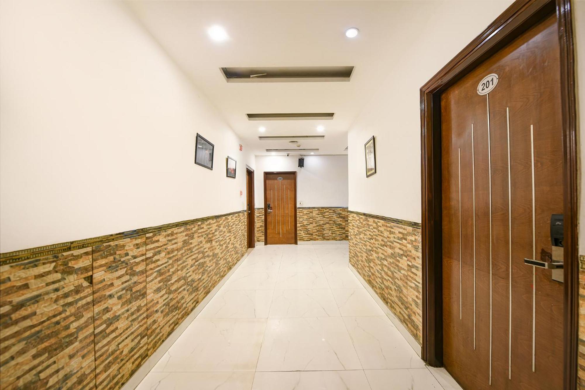 Hotel Fabhotel The Kings Plaza 3*