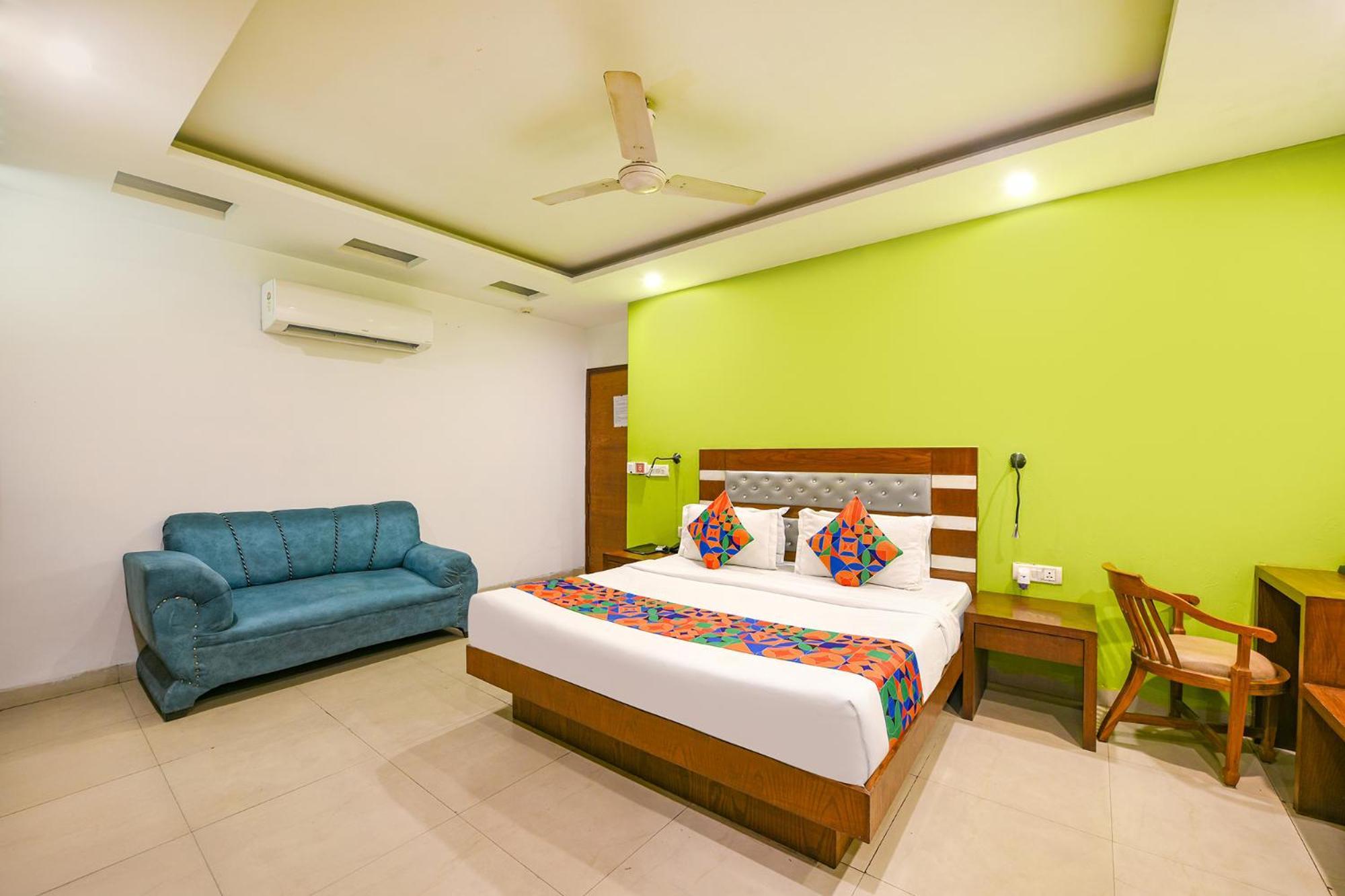Fabhotel The Kings Plaza Hotel