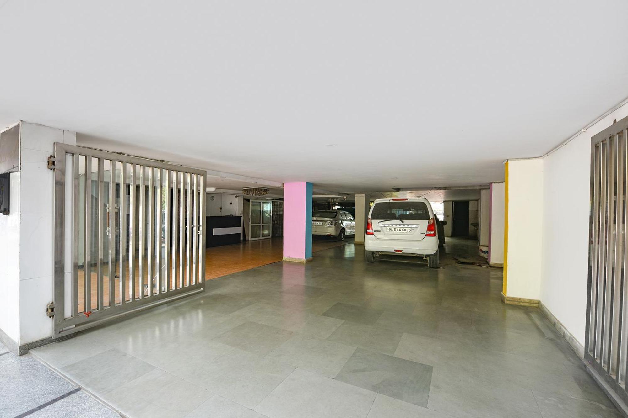 Hotel Fabhotel The Kings Plaza 3*