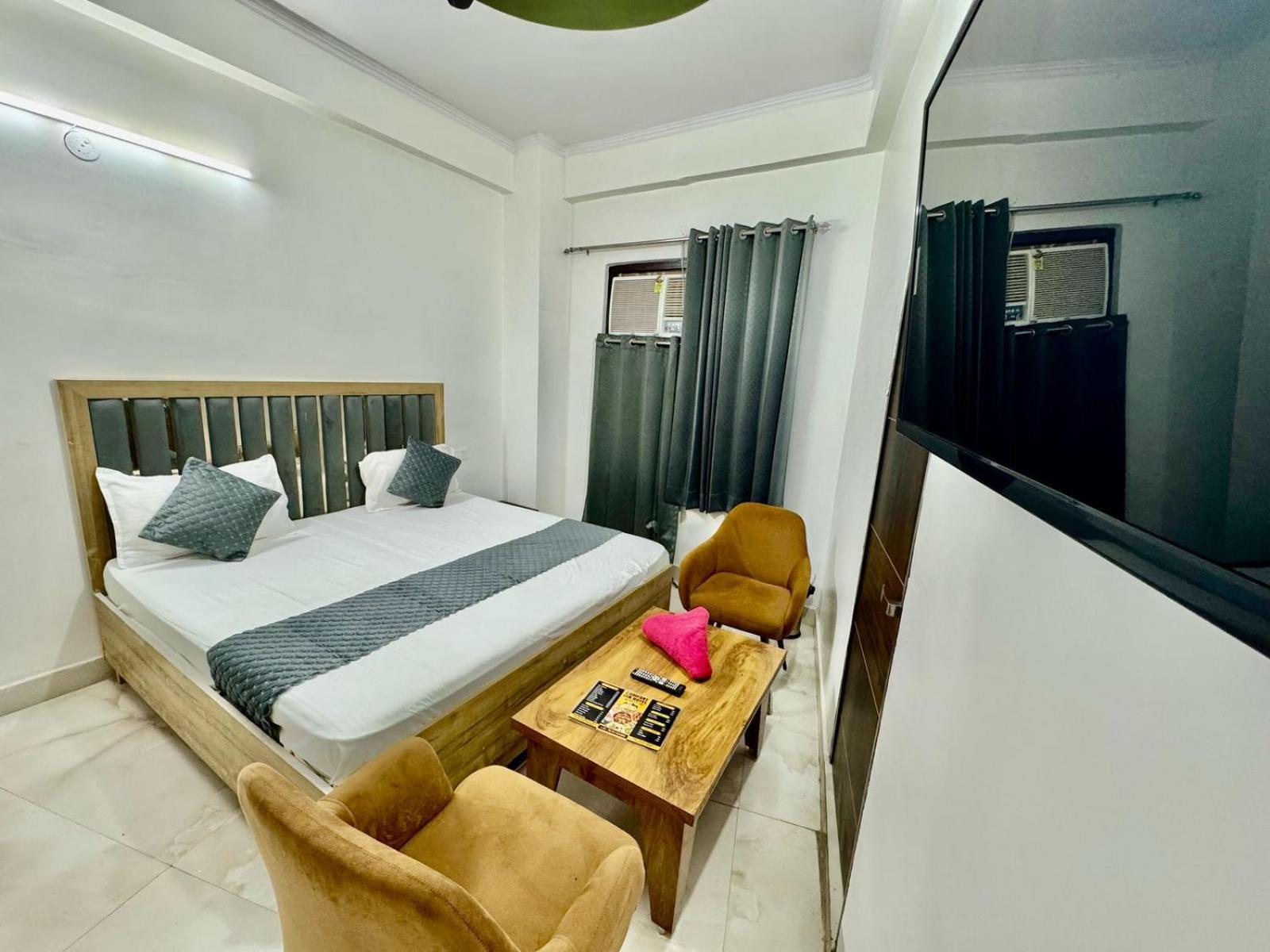 Hotel Comfort Inn, Mundka, New Delhi - Near Nangloi Metro Station Hotel