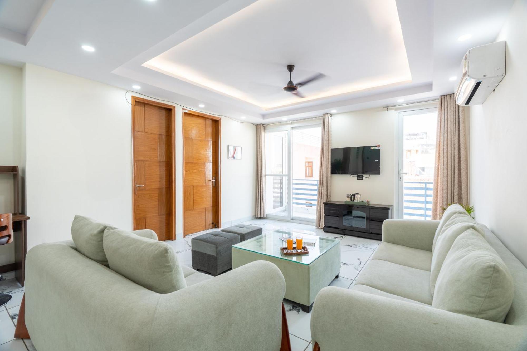 Homlee-classic 4bhk Flat Del-lift-parking * New Delhi