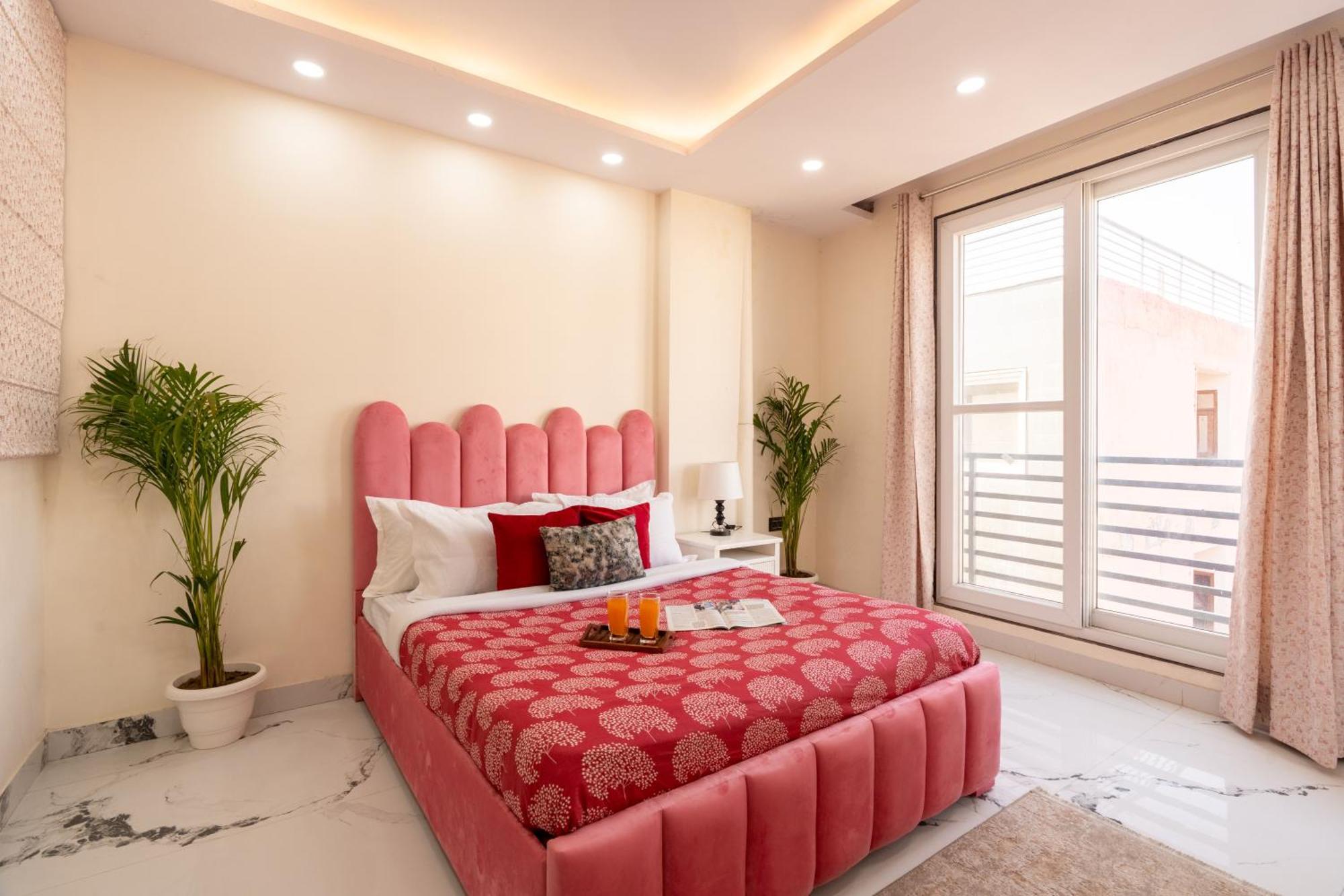 Homlee-classic 4bhk Flat Del-lift-parking * New Delhi