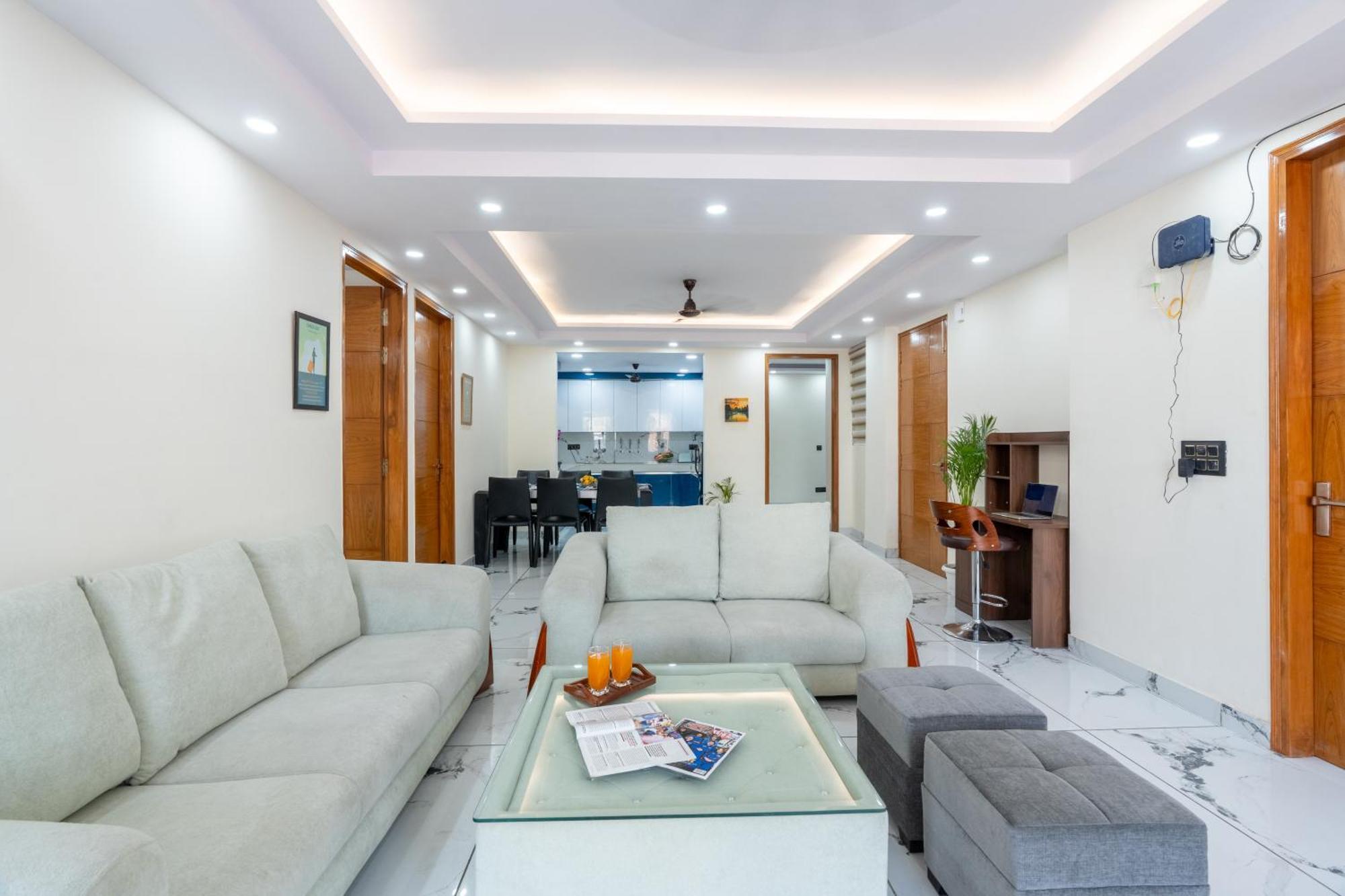 Homlee-classic 4bhk Flat Del-lift-parking Apartment *