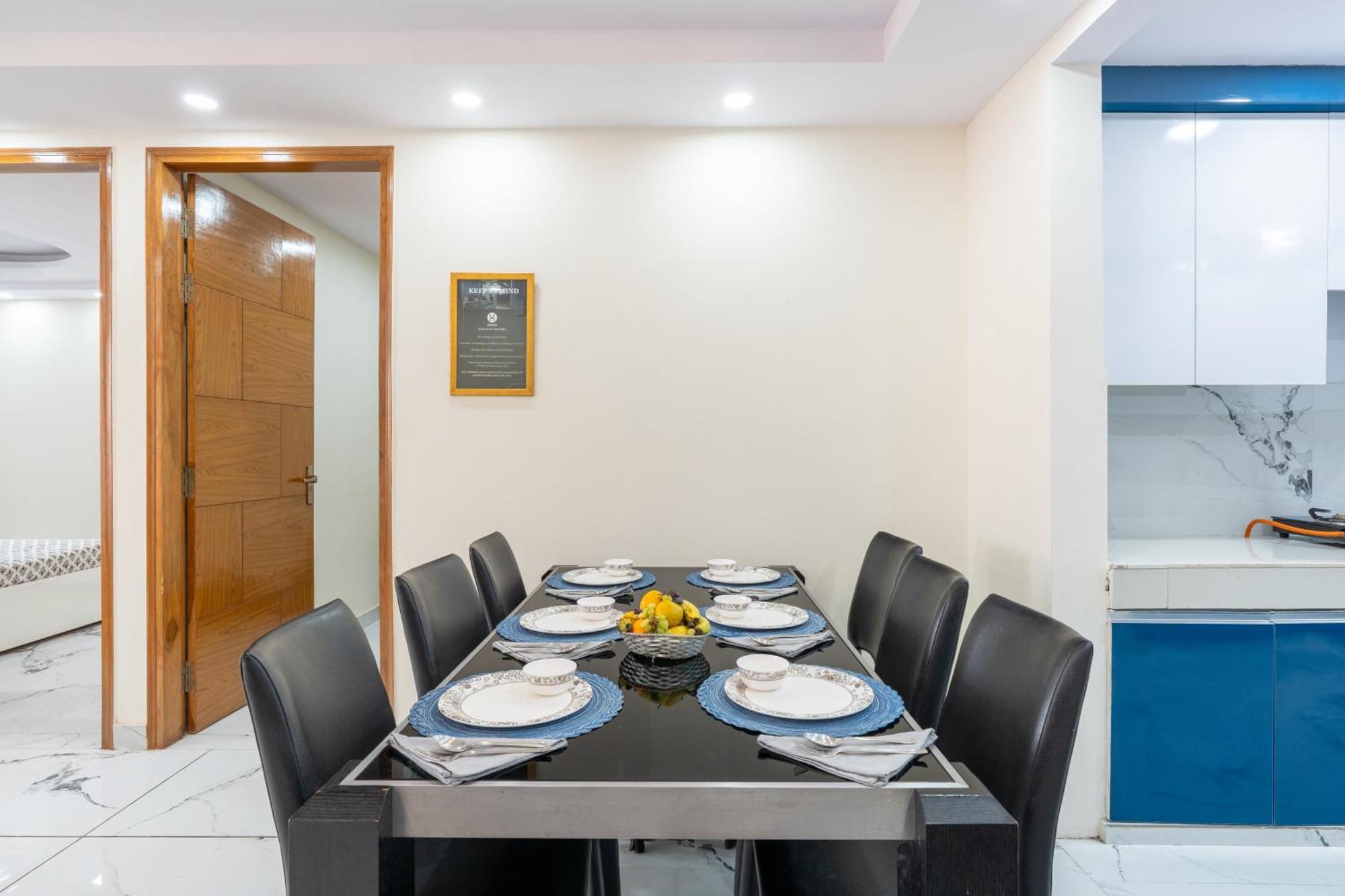 Apartment Homlee-classic 4bhk Flat Del-lift-parking *