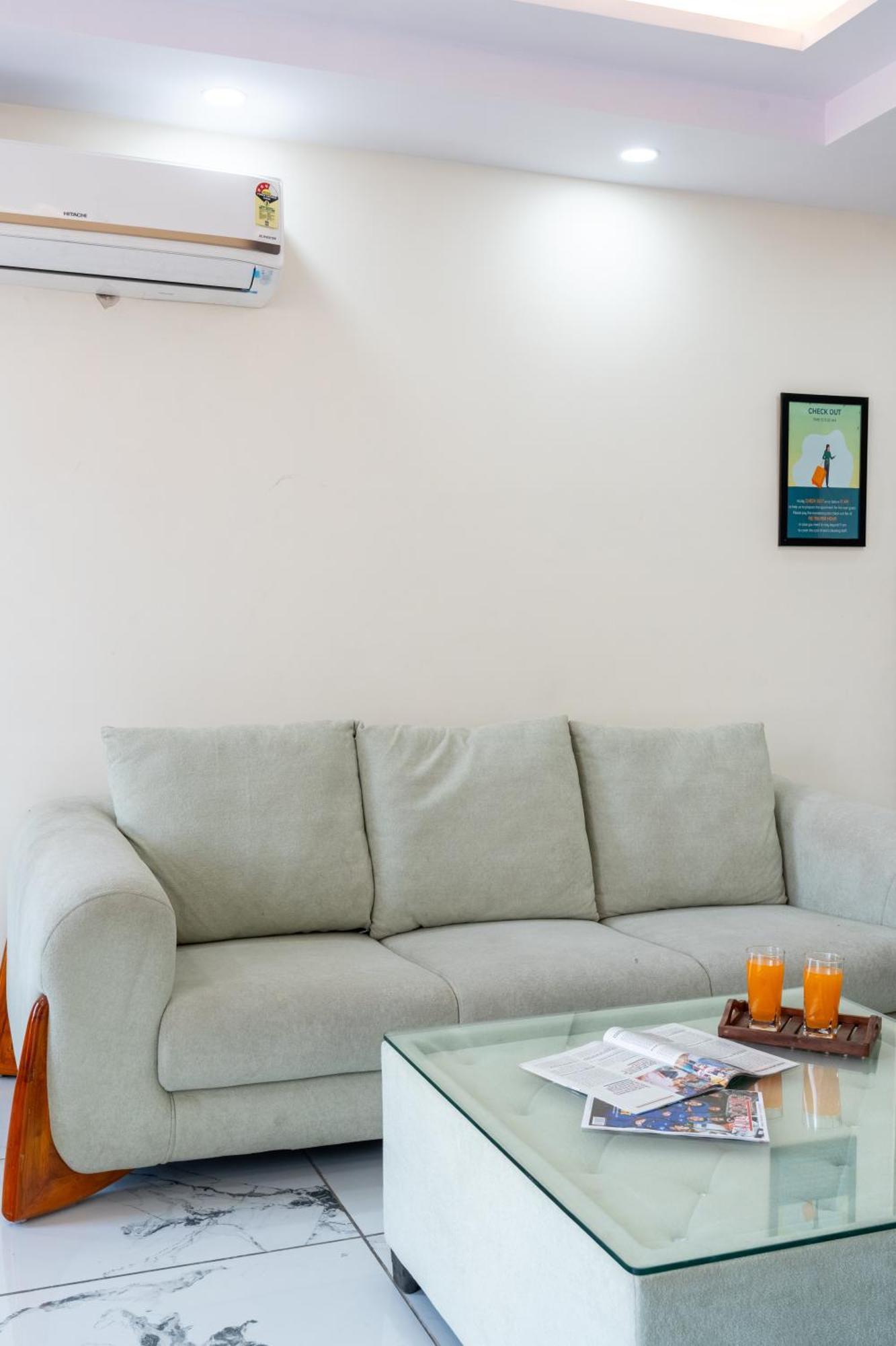 Homlee-classic 4bhk Flat Del-lift-parking