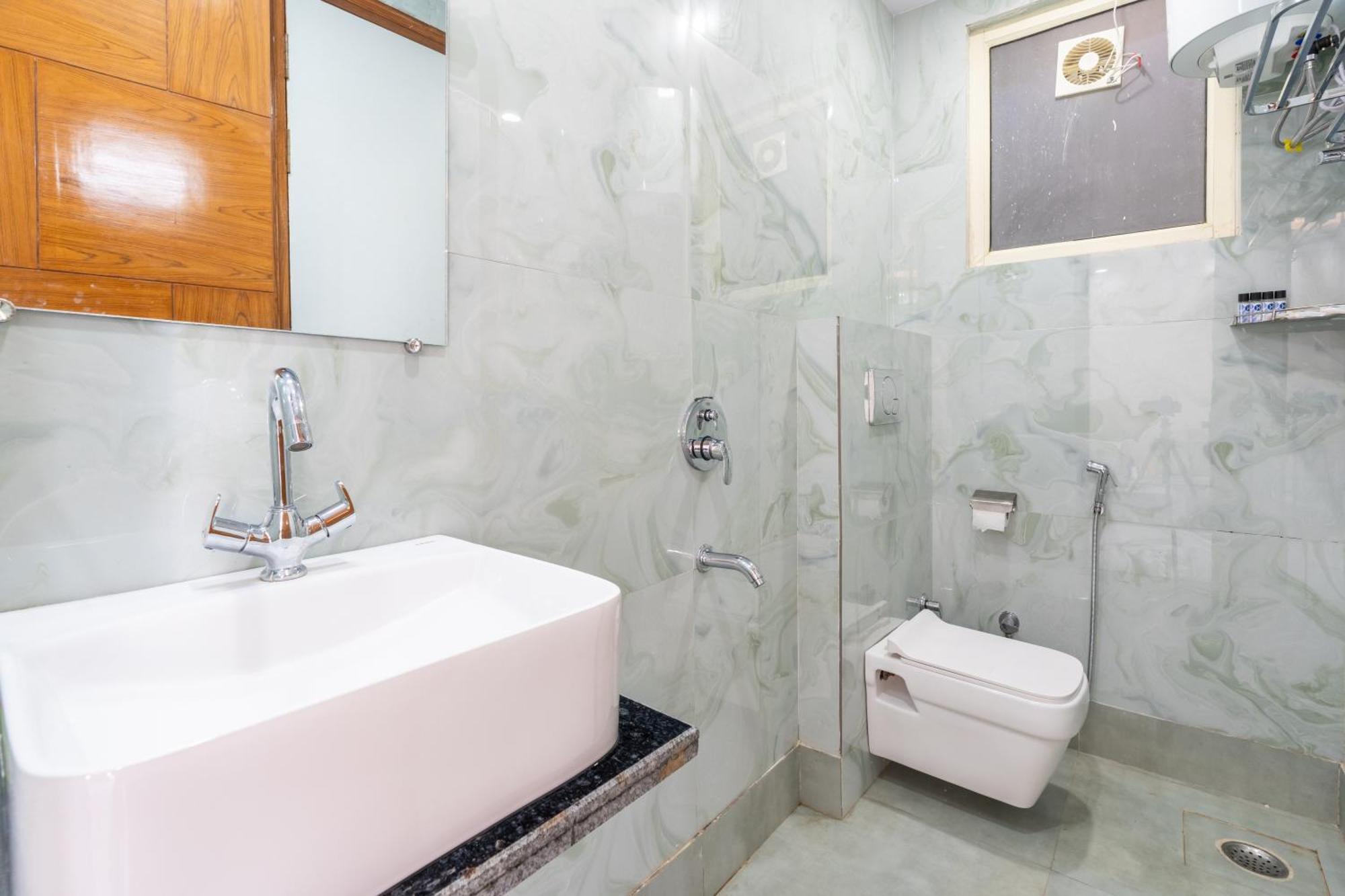 Homlee-classic 4bhk Flat Del-lift-parking * New Delhi