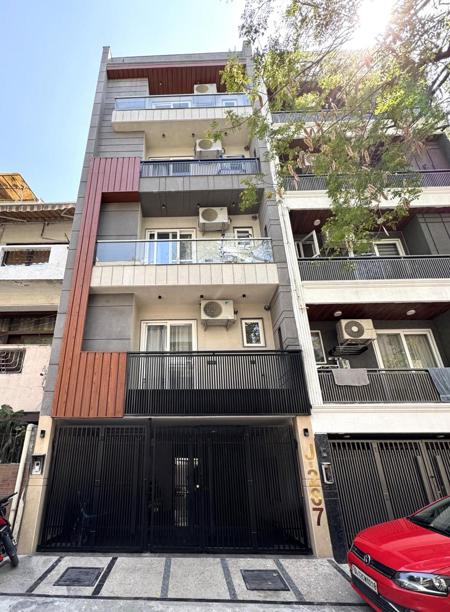 Divine India Service 3bhk,j-267 New Delhi