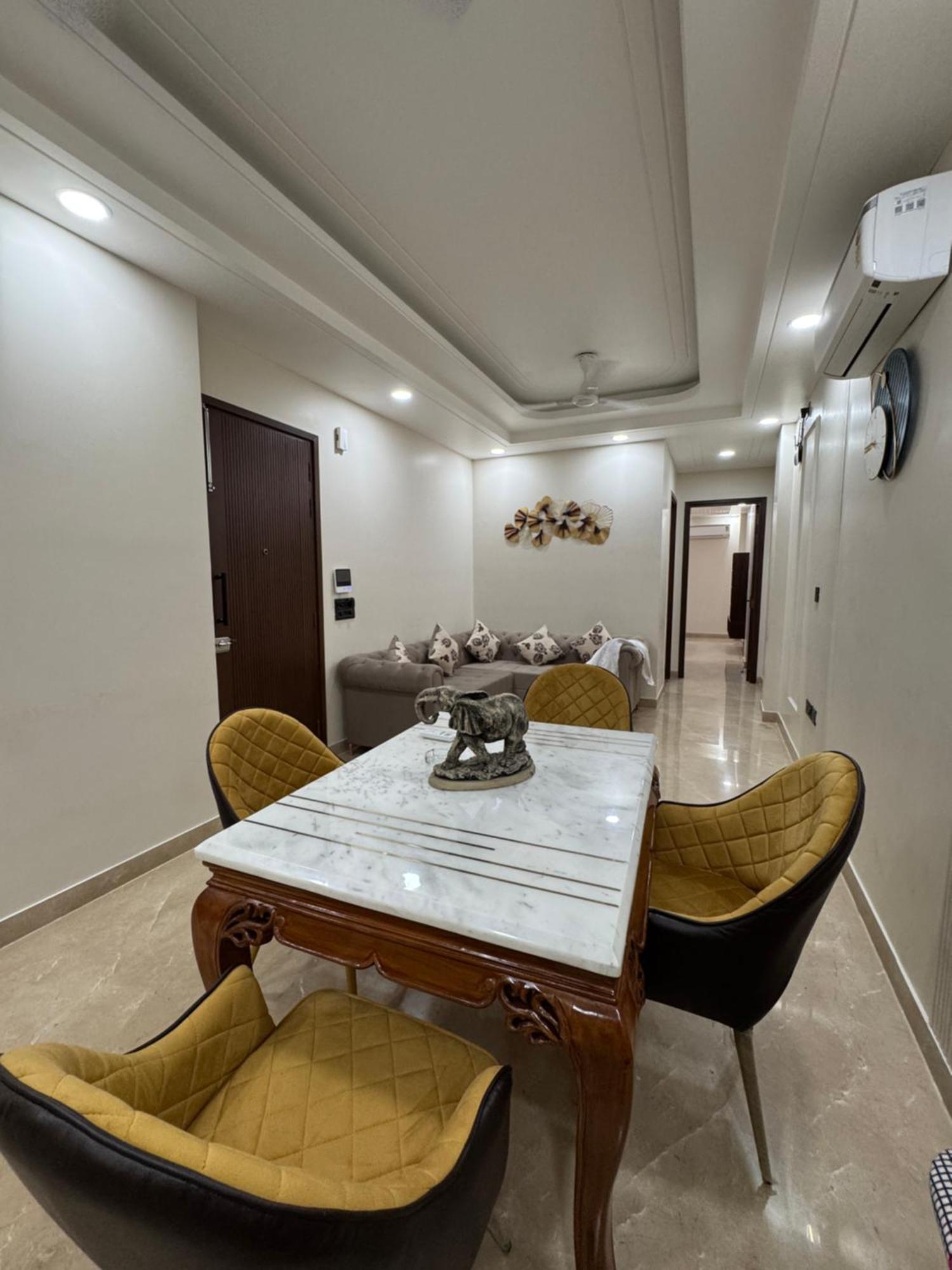 Divine India Service 3bhk,j-267 New Delhi