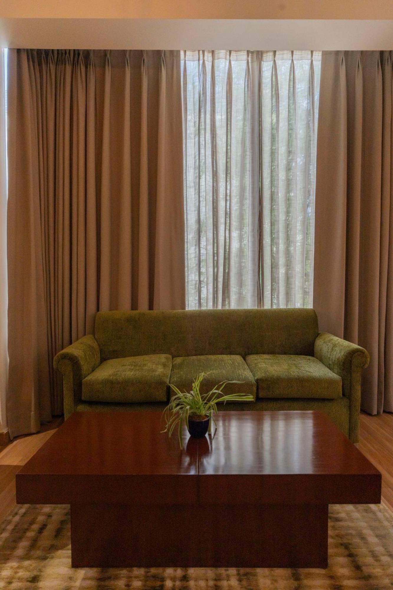 Hotel Ahuja Residency Sage New Delhi
