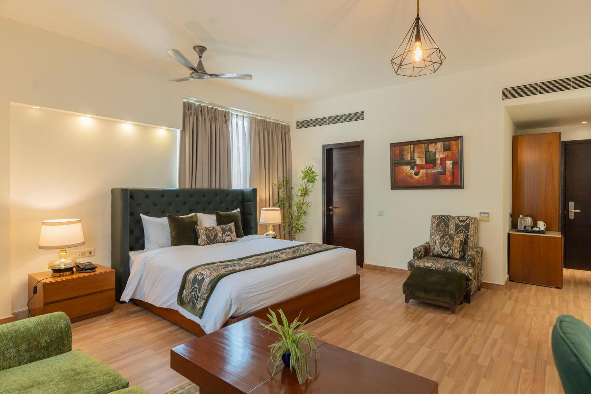 Ahuja Residency Sage 3*