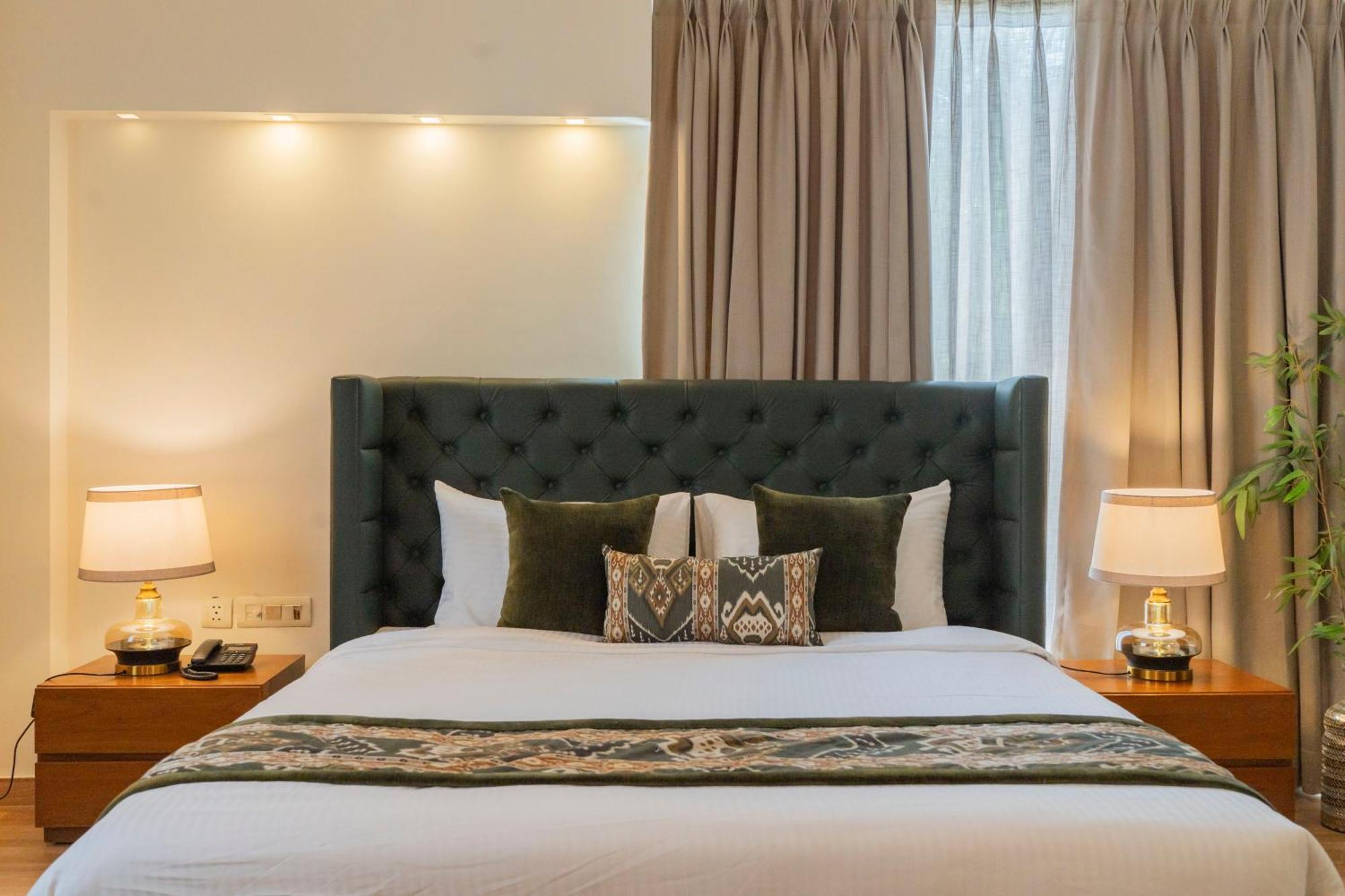 Hotel Ahuja Residency Sage New Delhi