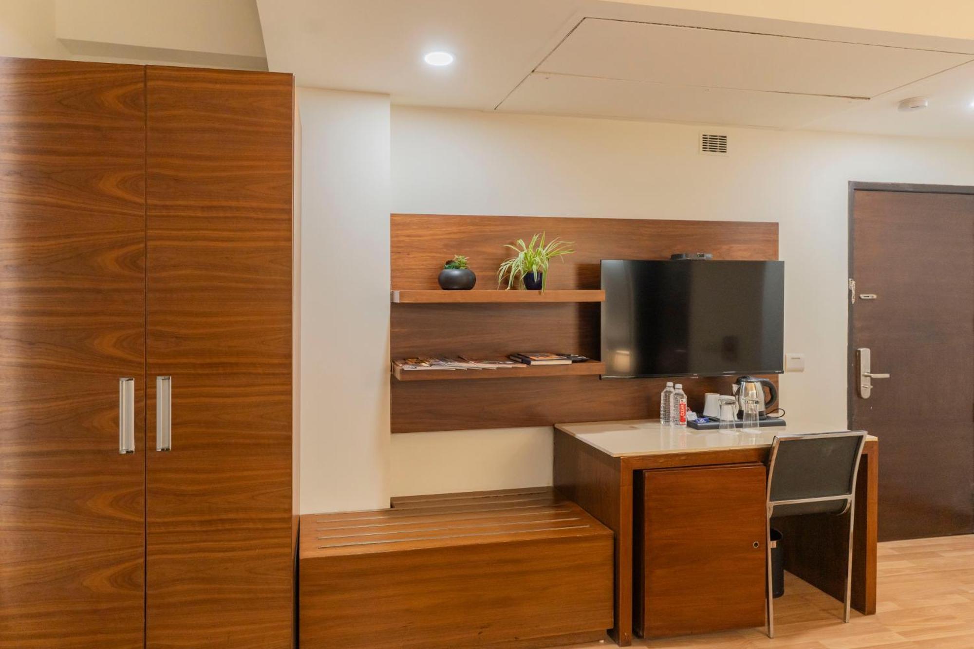 Hotel Ahuja Residency Sage New Delhi