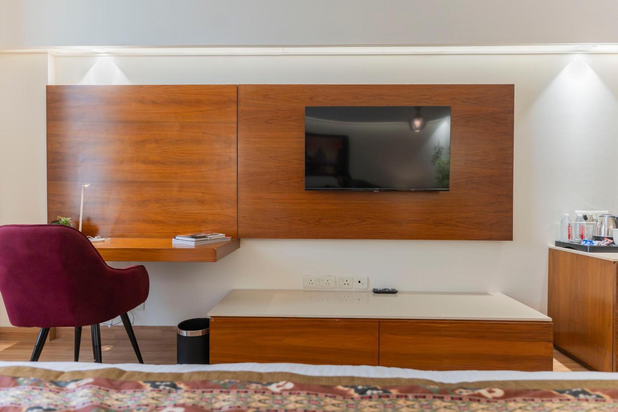 Hotel Ahuja Residency Sage