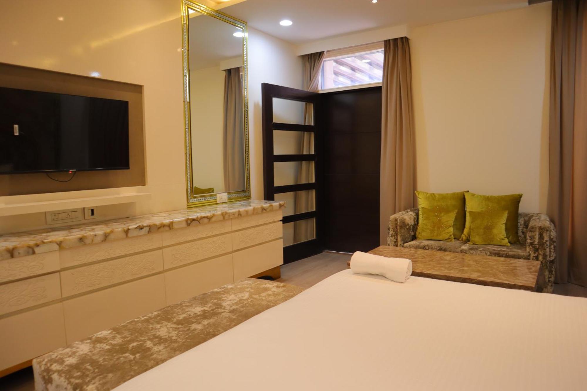 The Royal Apartment