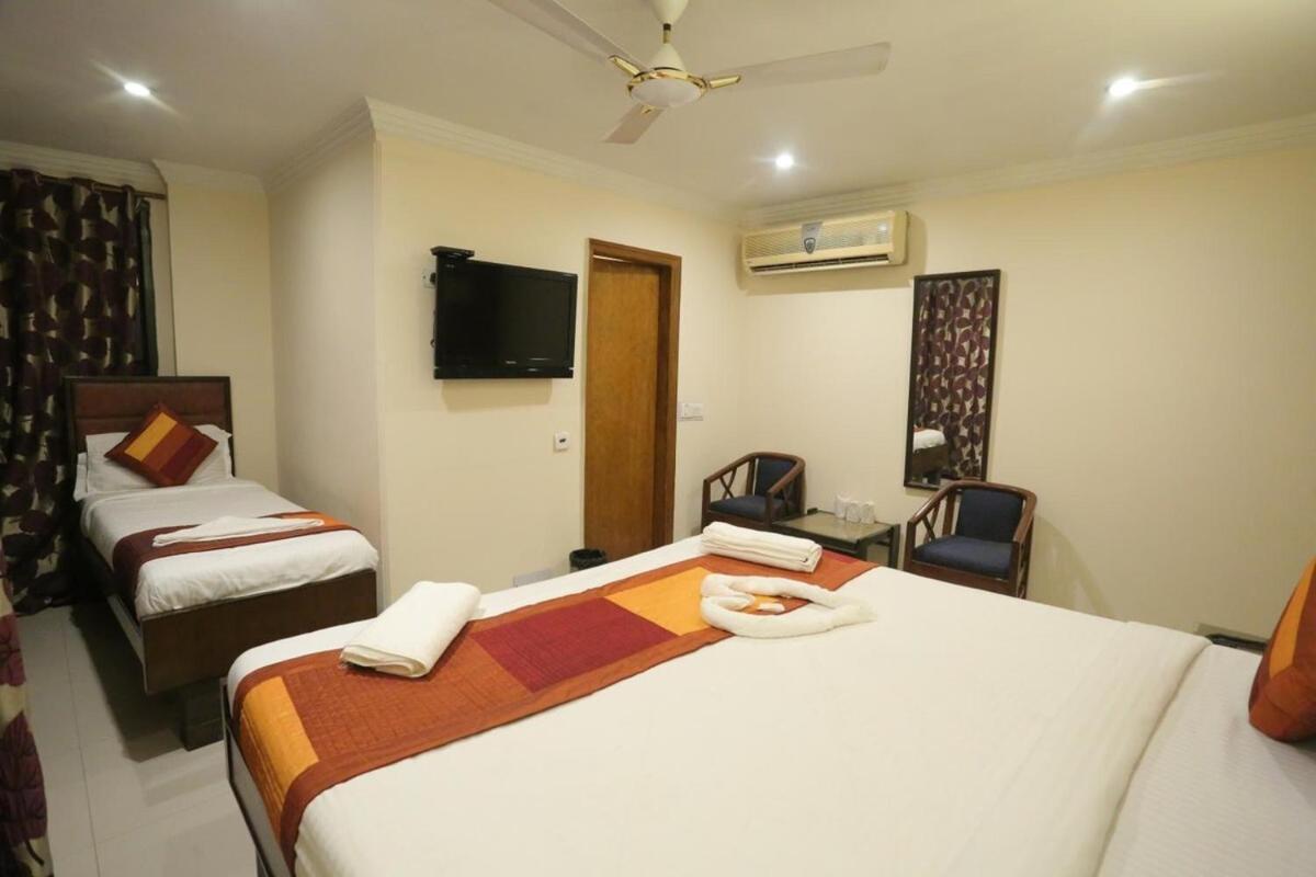 Ravin Hotel 3*