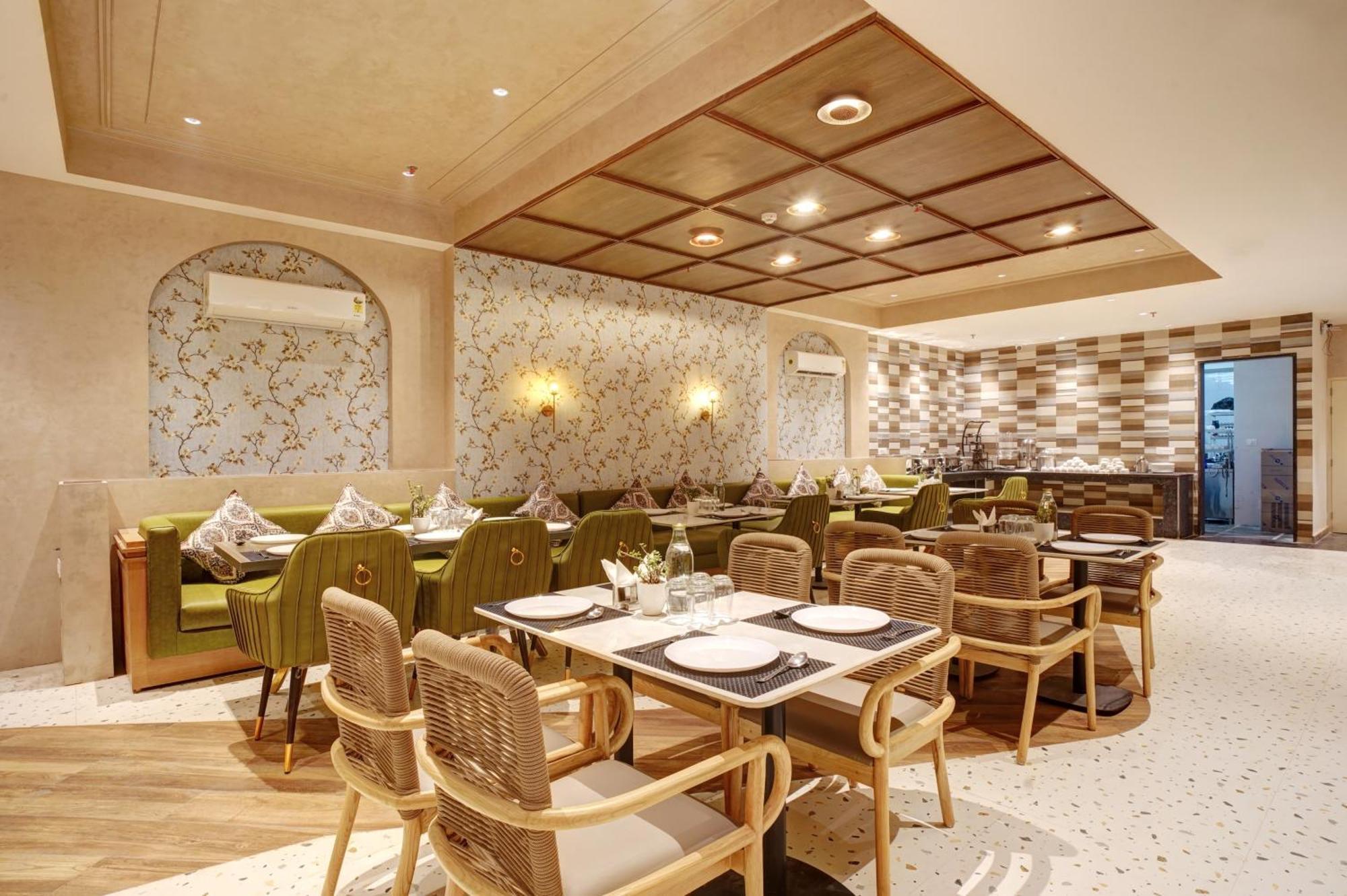 Hotel Iva Premium By Uv - Free Airport Pickup Or Drop 4*
